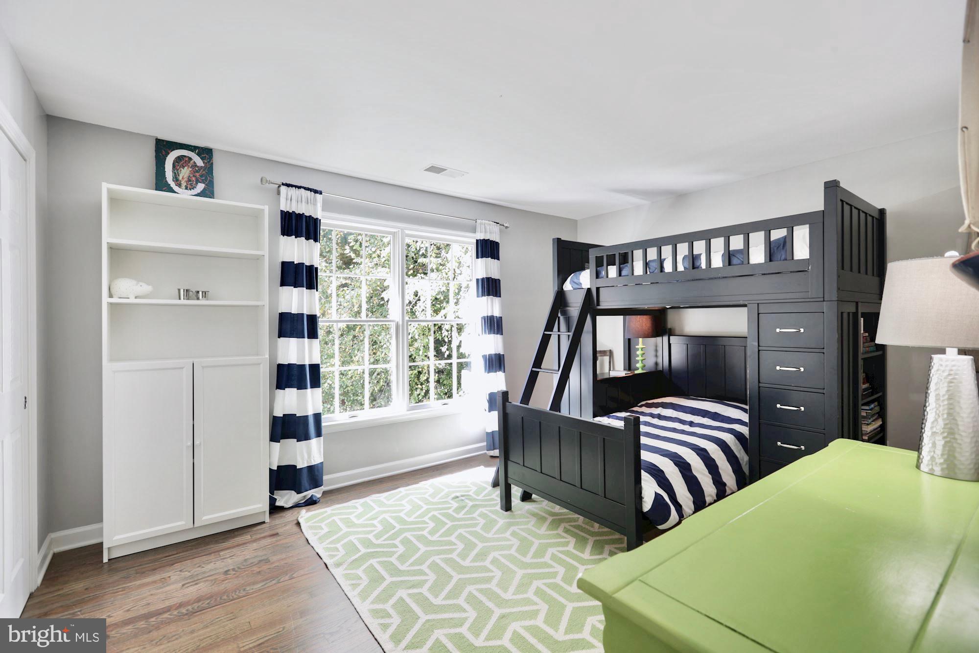 ANKER OAKS - Residential