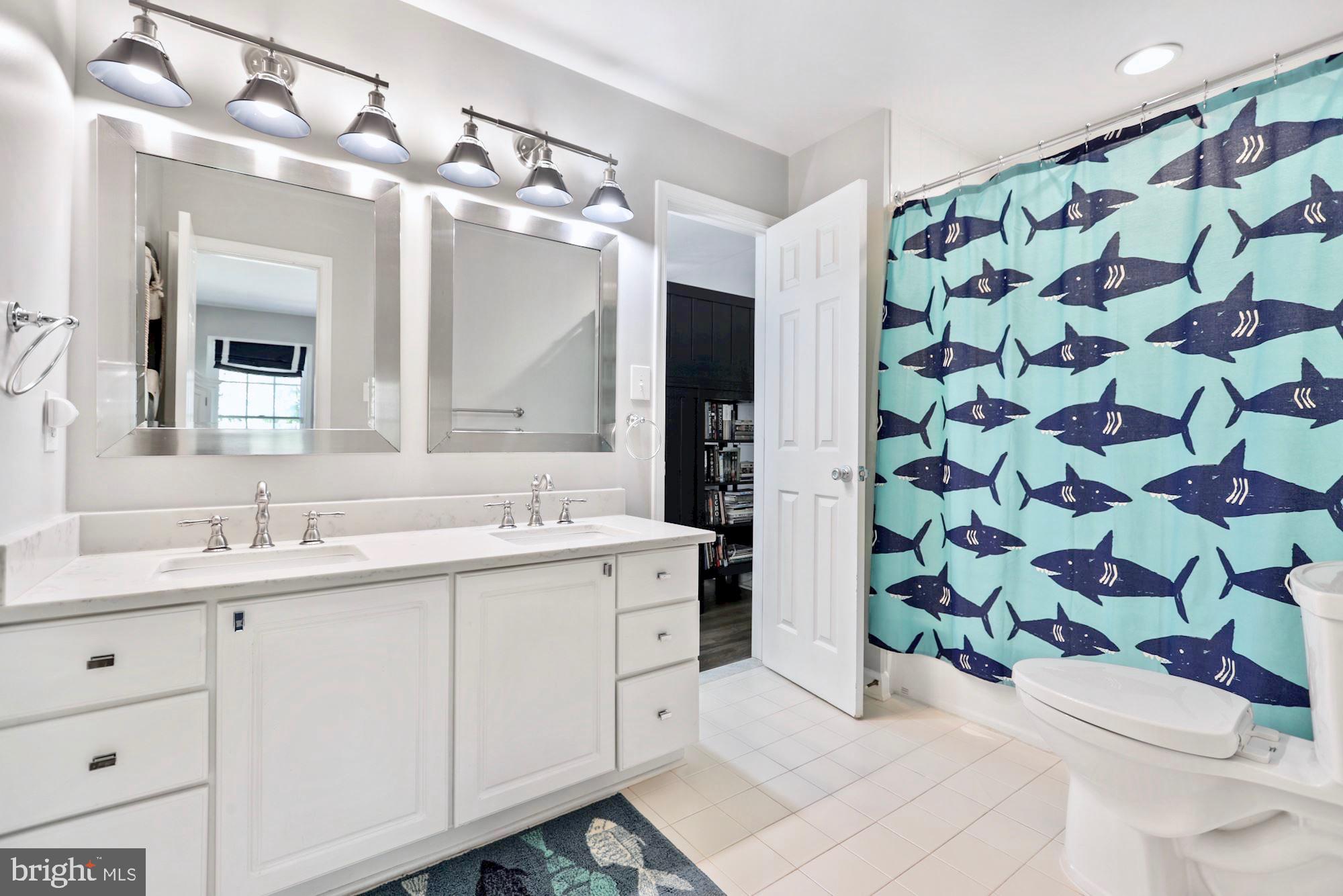 ANKER OAKS - Residential