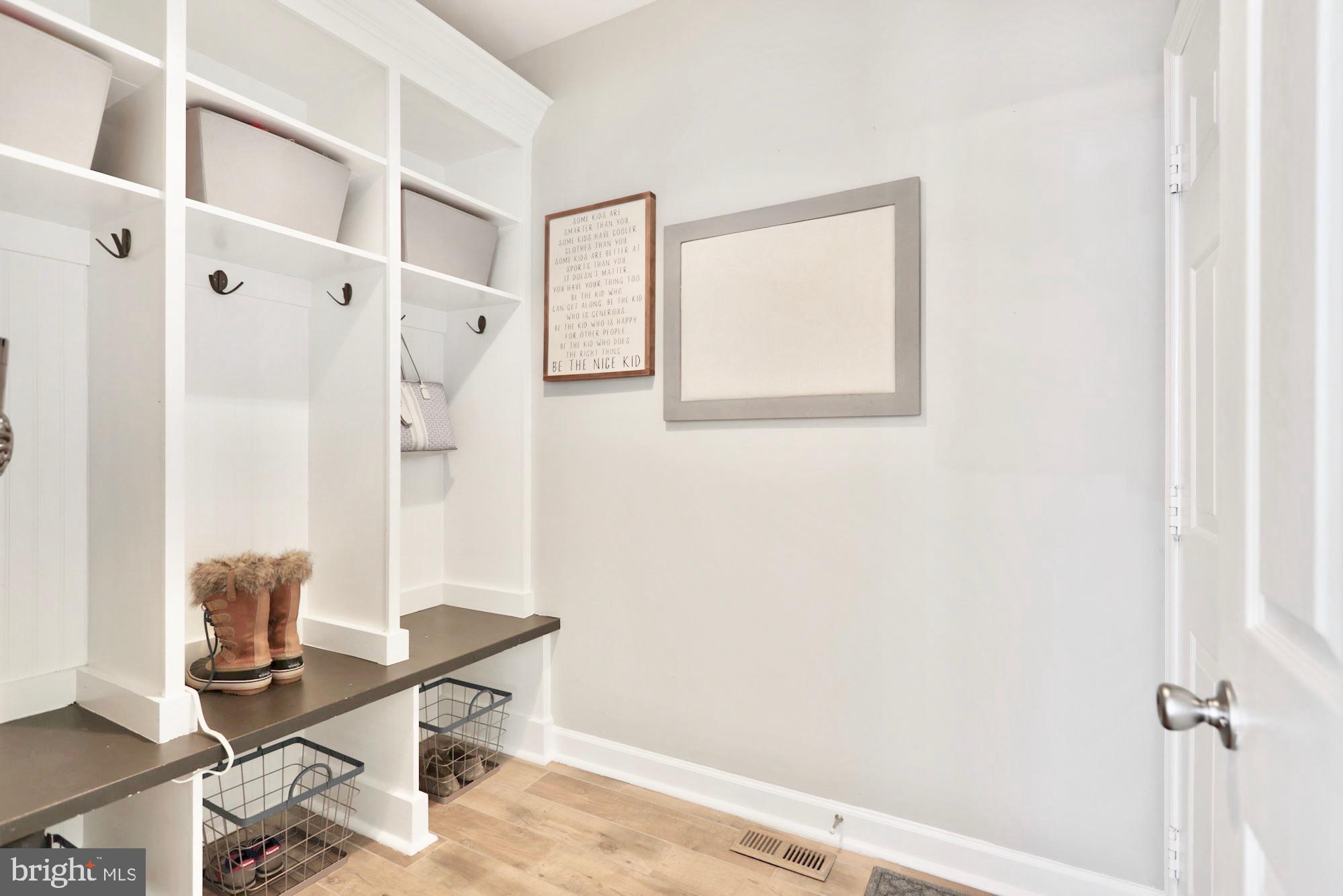 ANKER OAKS - Residential