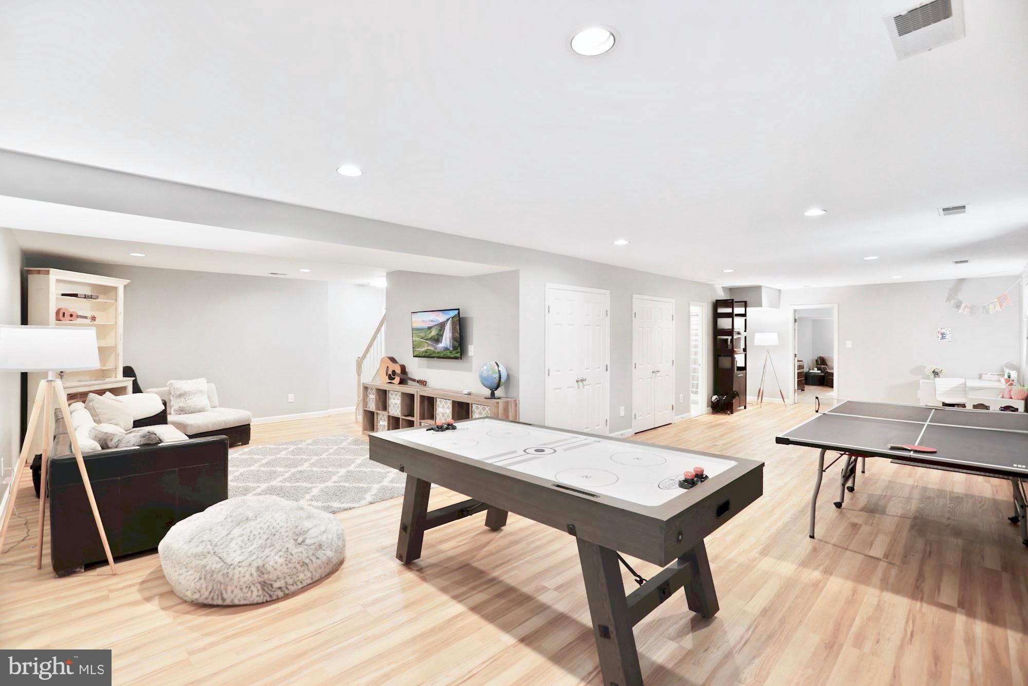 ANKER OAKS - Residential