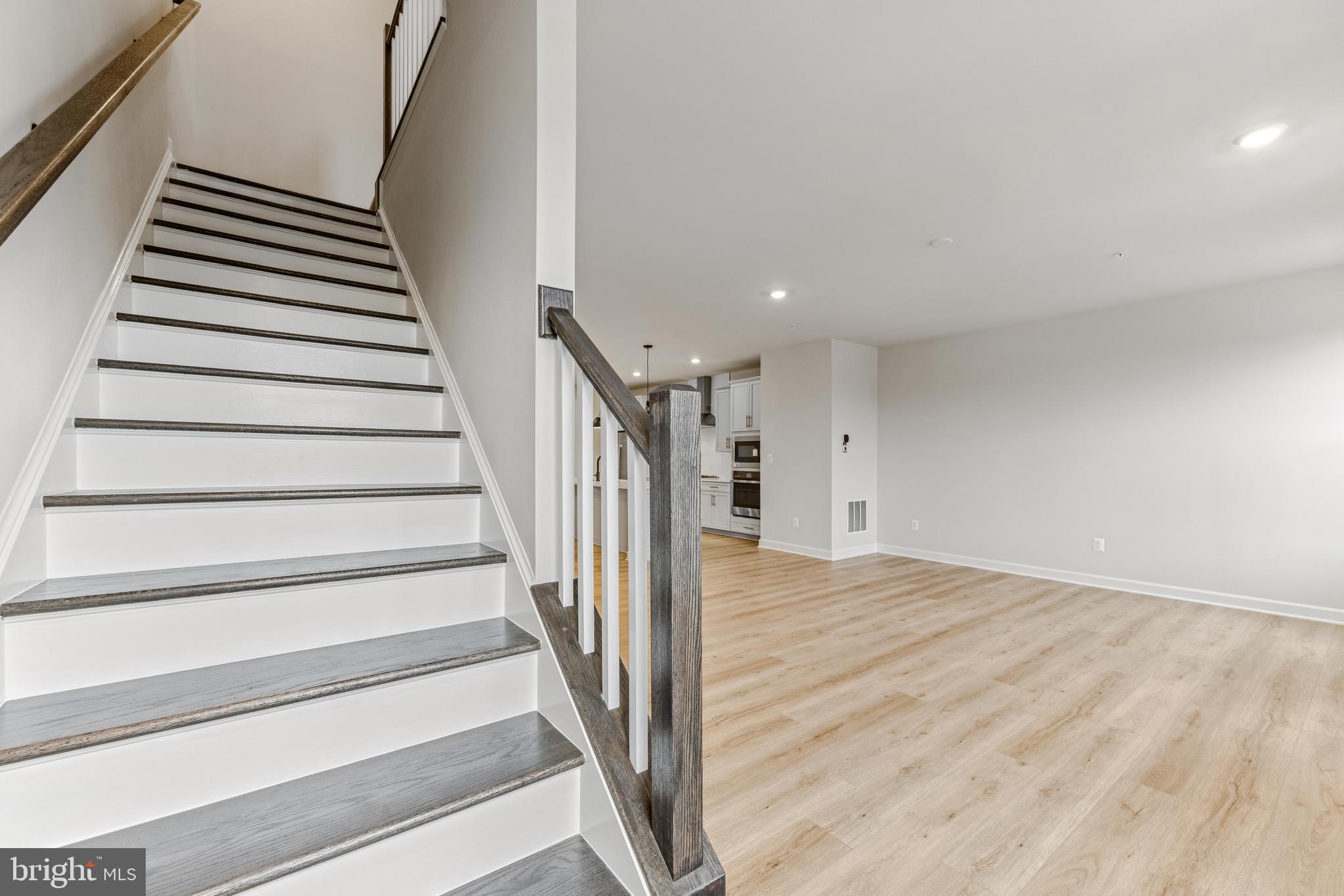 LONGVIEW RIDGE - Residential Lease