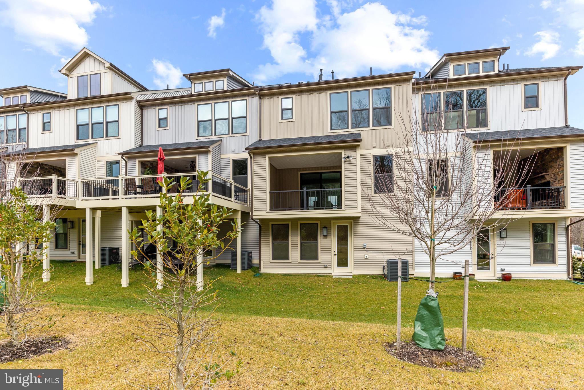 LONGVIEW RIDGE - Residential Lease