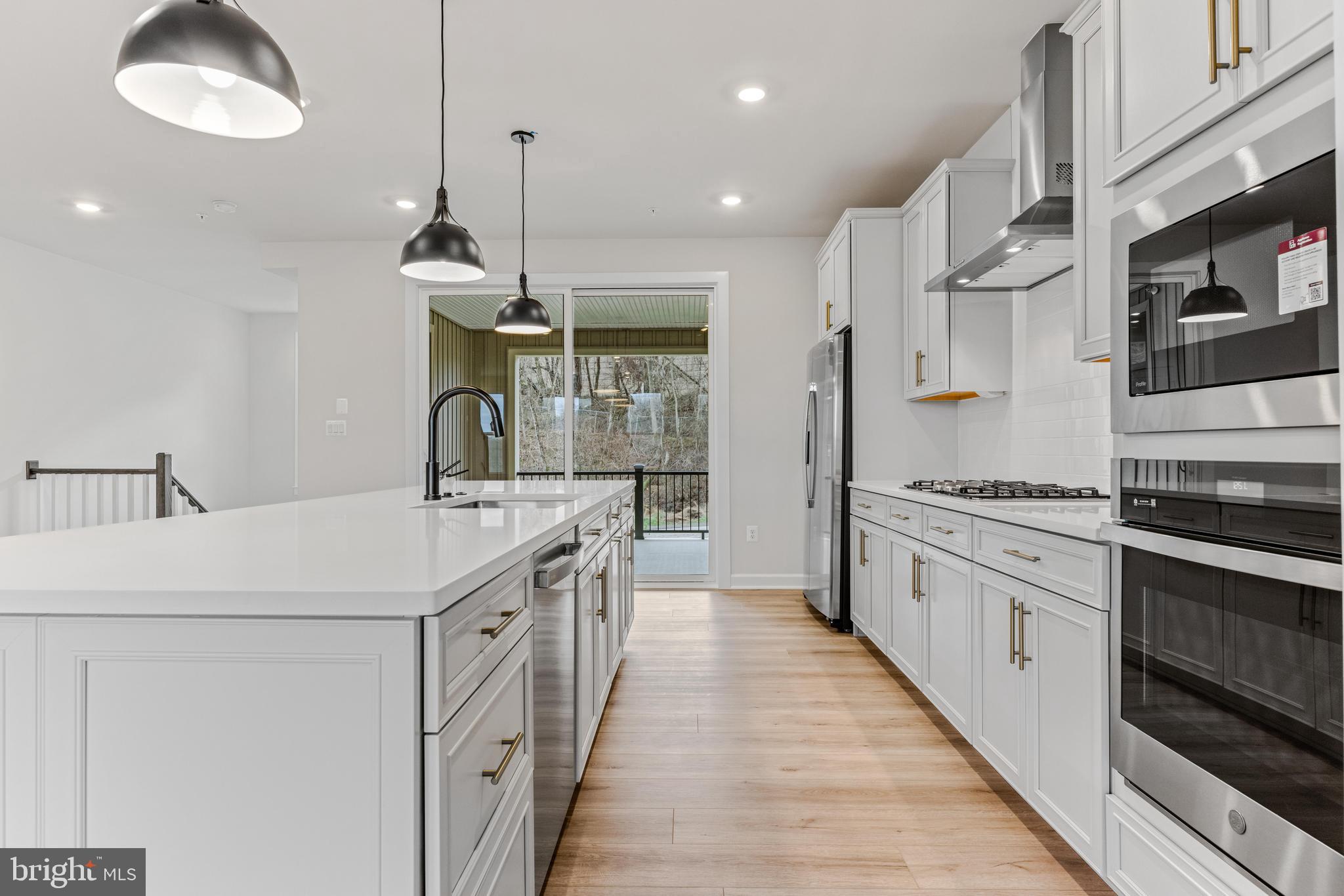 LONGVIEW RIDGE - Residential Lease