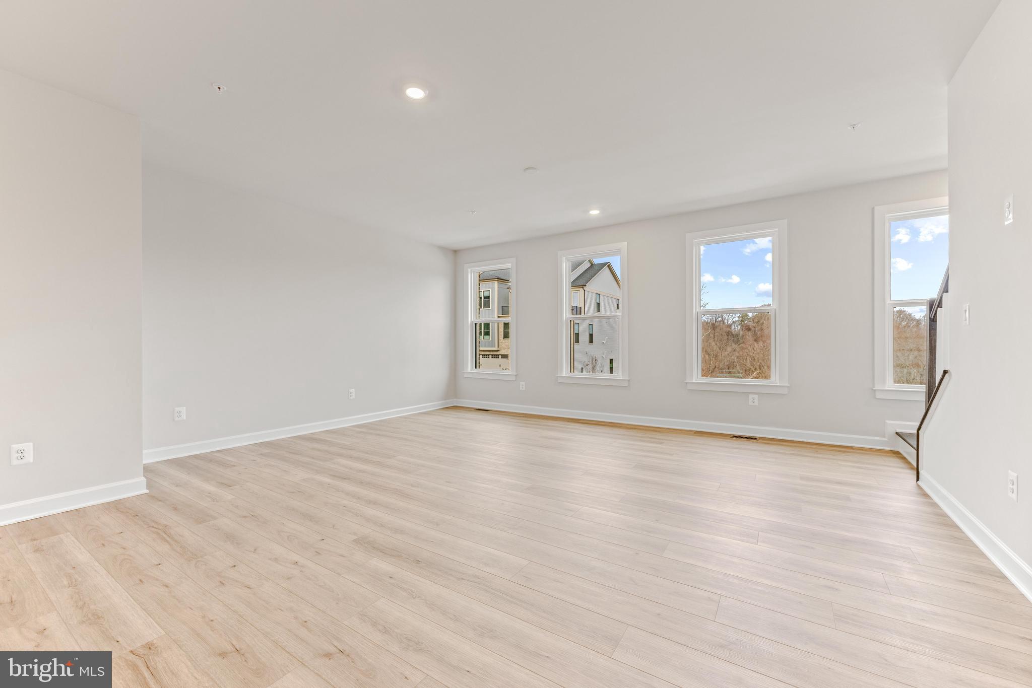 LONGVIEW RIDGE - Residential Lease