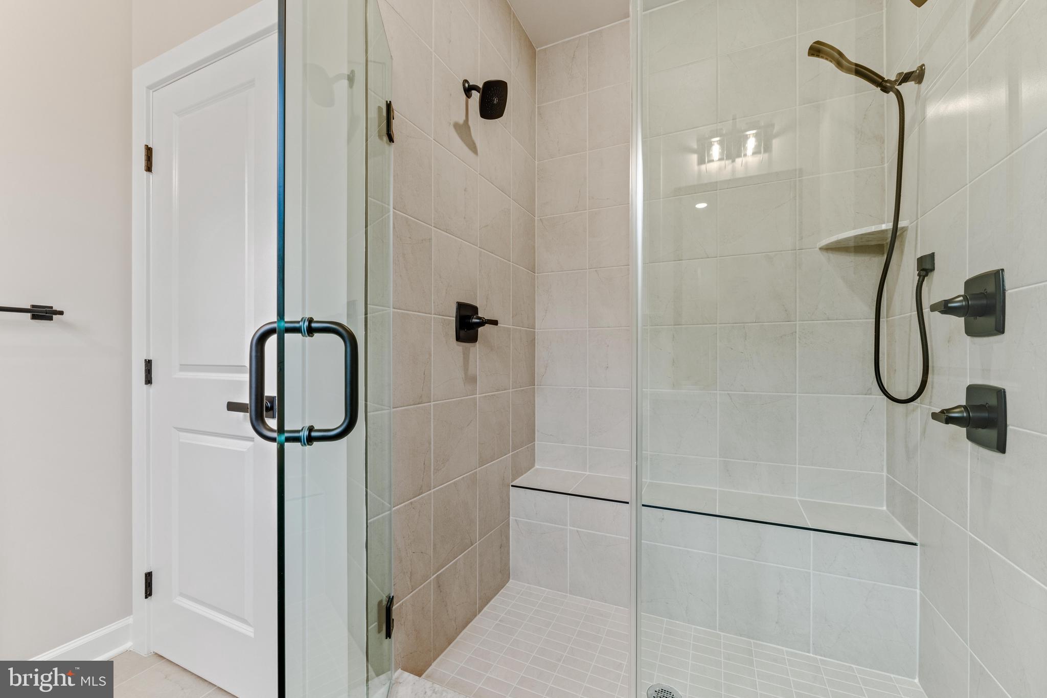 LONGVIEW RIDGE - Residential Lease