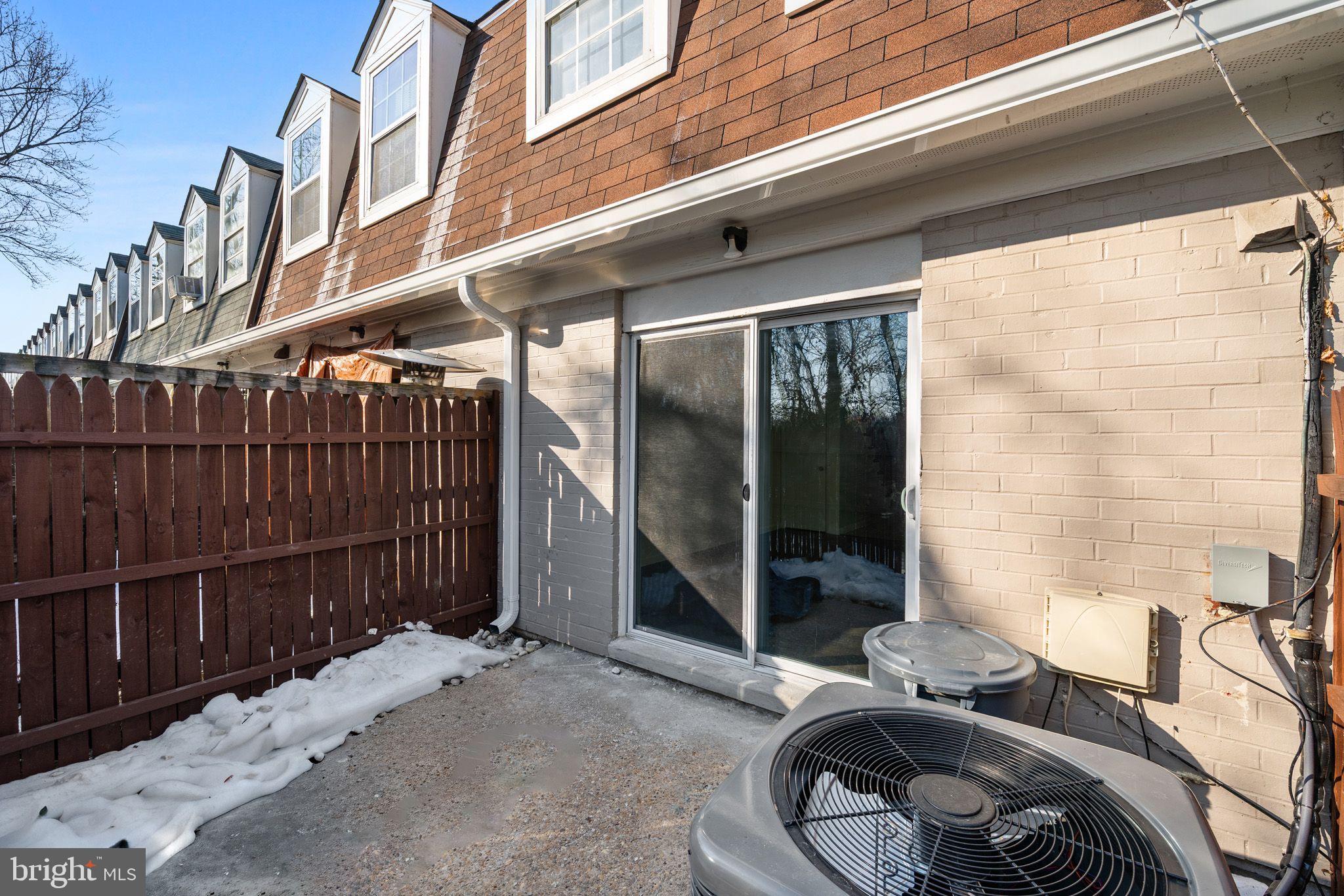 WINDMILL SQUARE - Residential