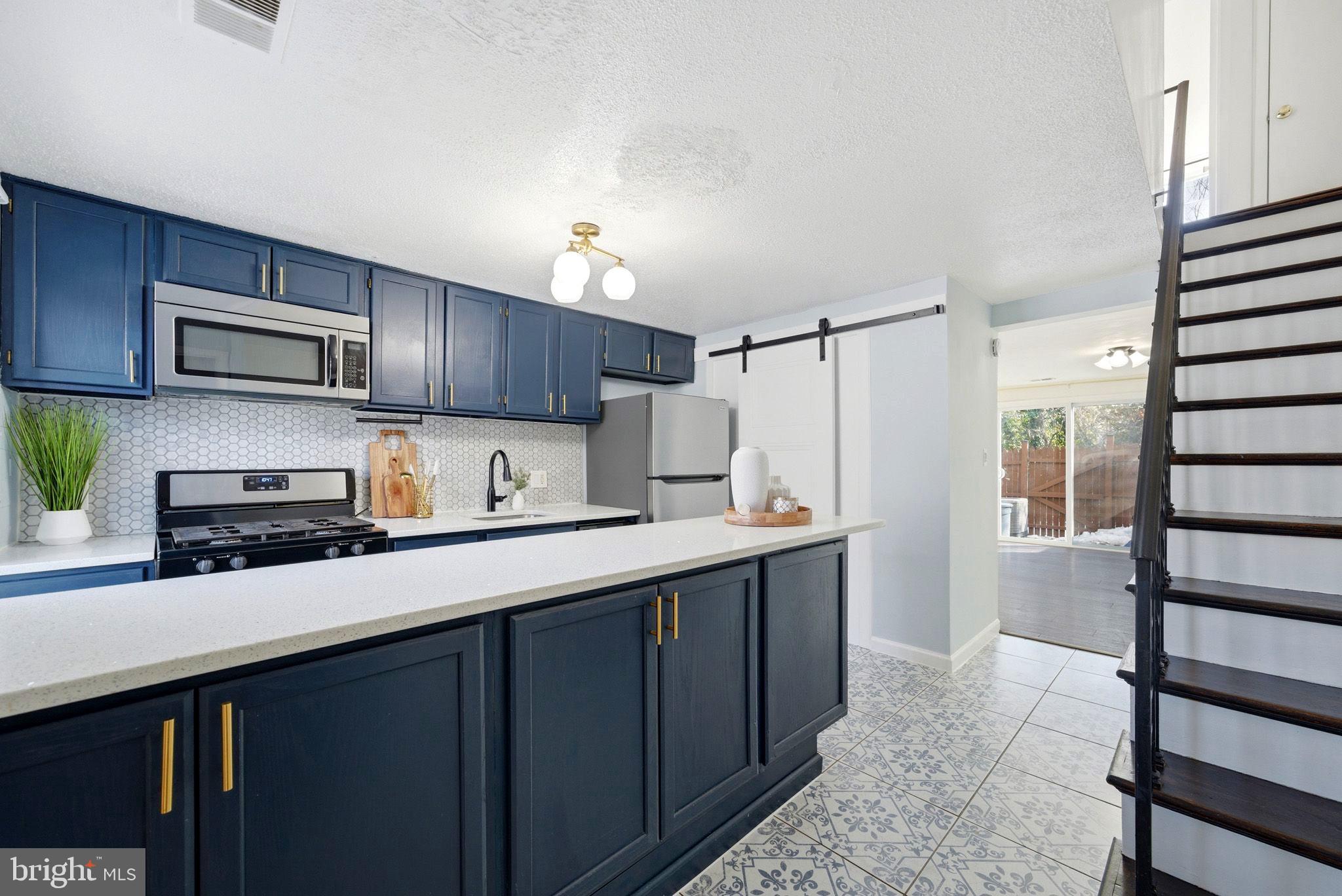 1783 VILLAGE GREEN DRIVE Y-89