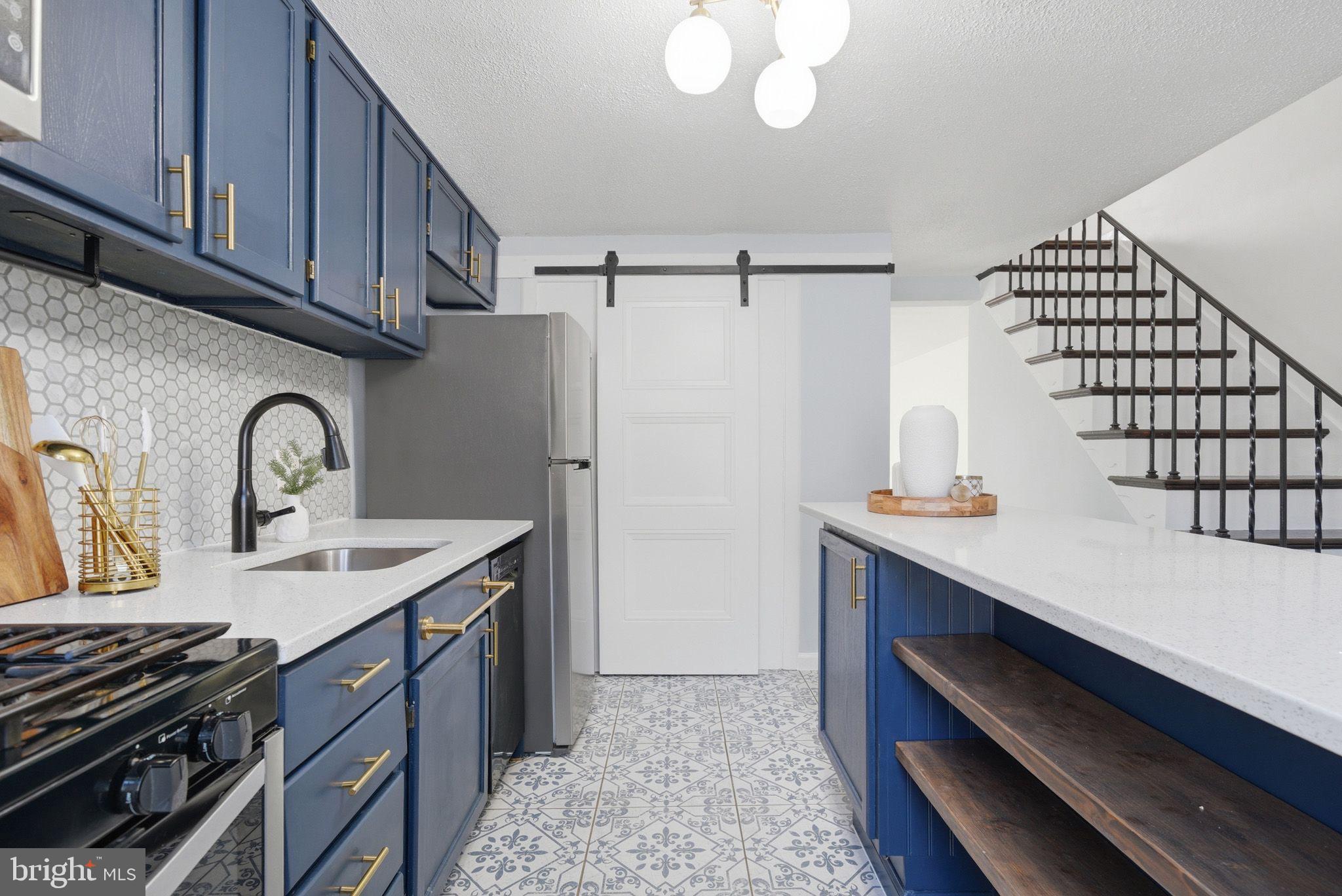 WINDMILL SQUARE - Residential