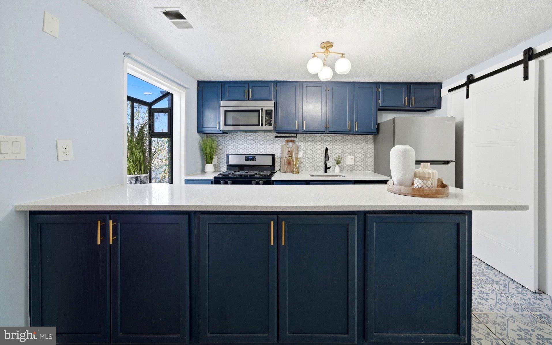 WINDMILL SQUARE - Residential