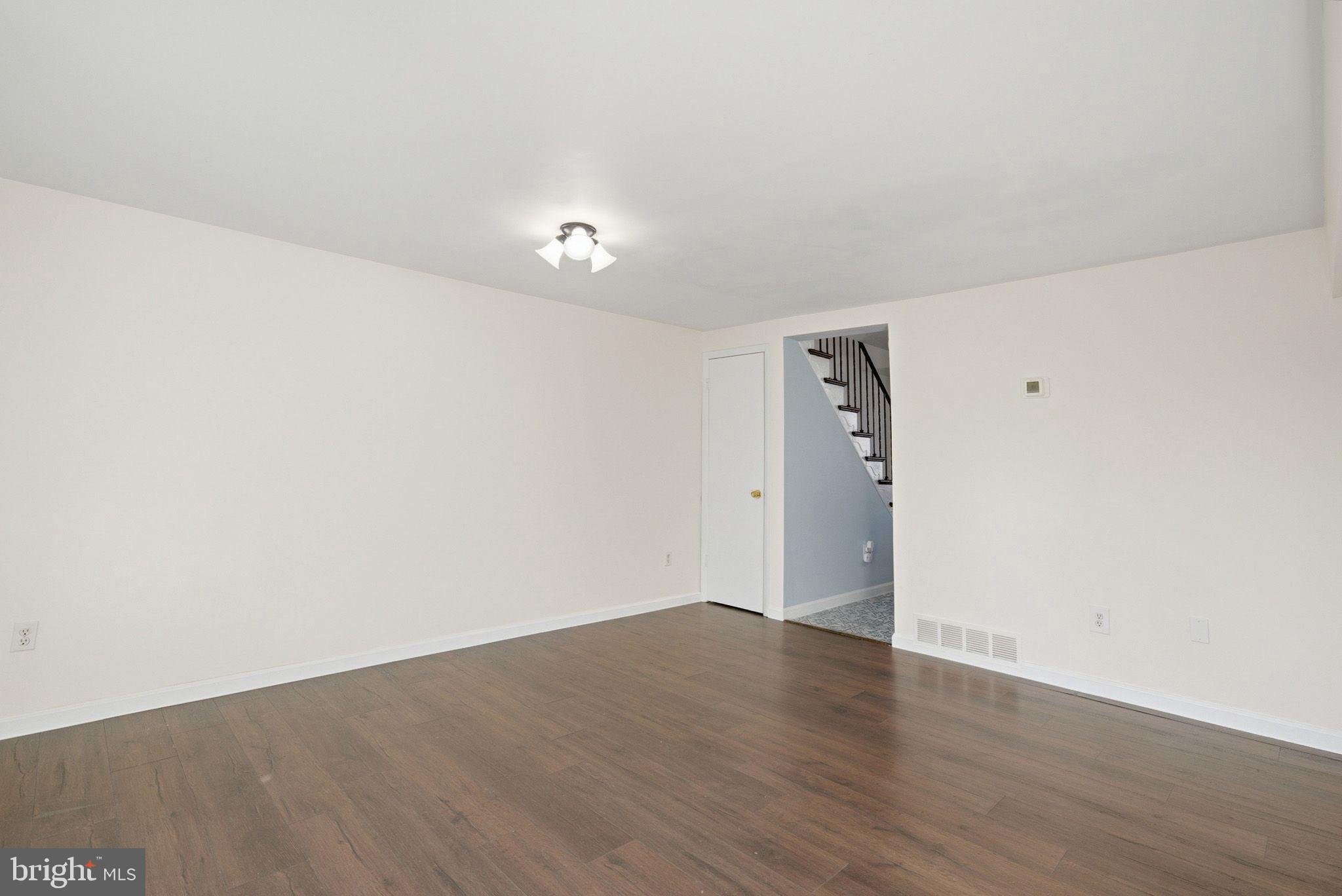 WINDMILL SQUARE - Residential