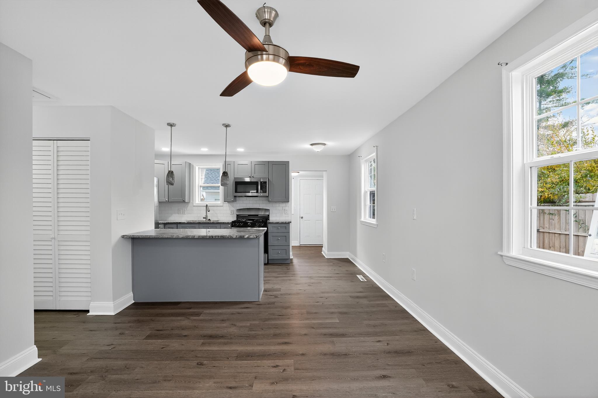 CASTLE HILLS - Residential