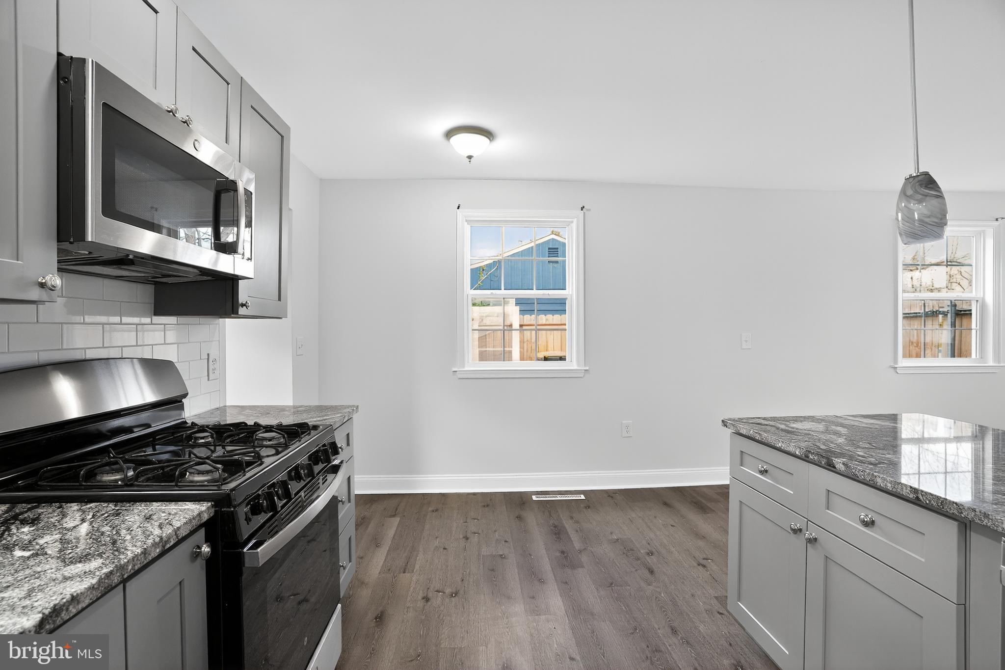 CASTLE HILLS - Residential