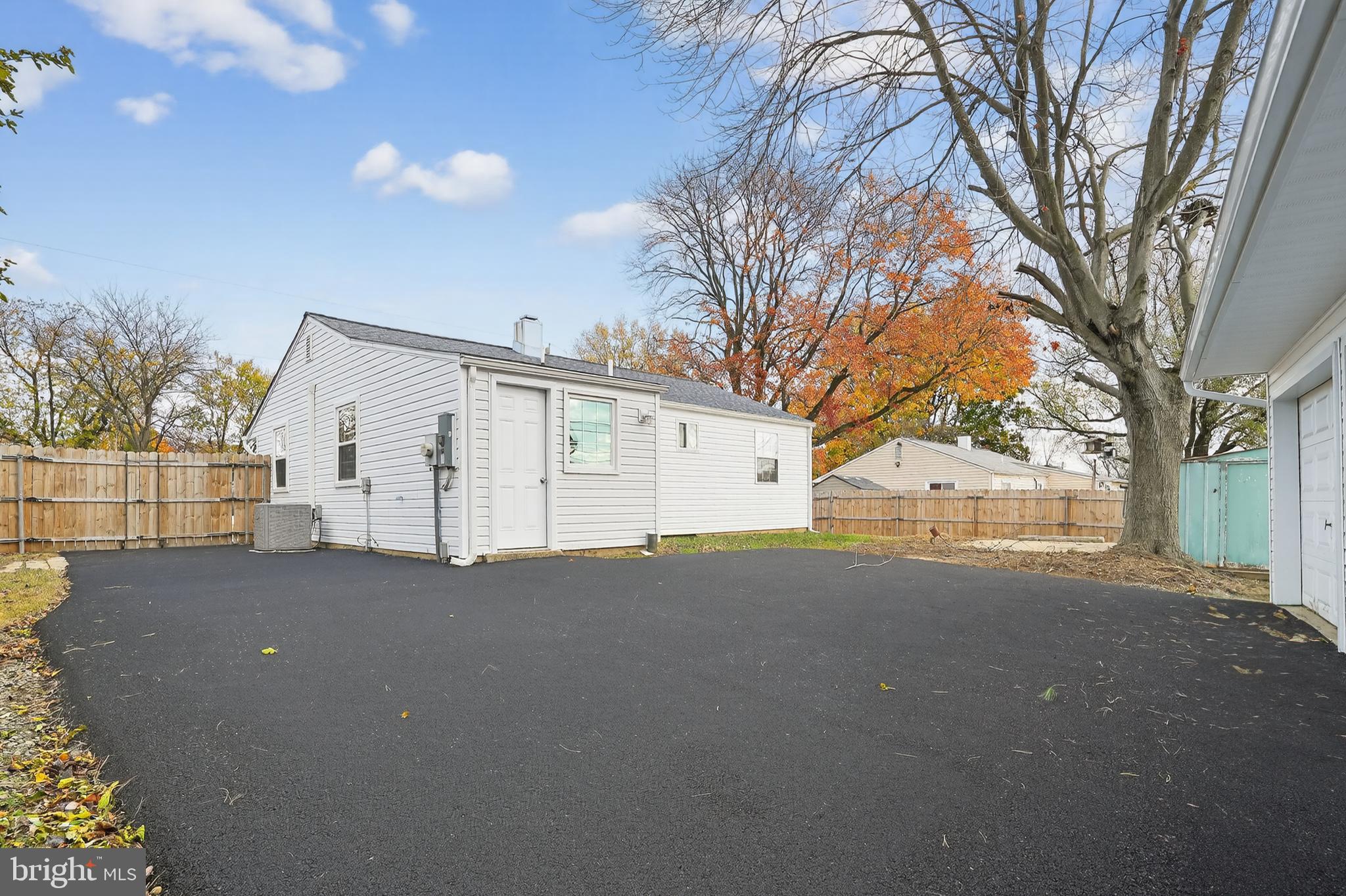 CASTLE HILLS - Residential