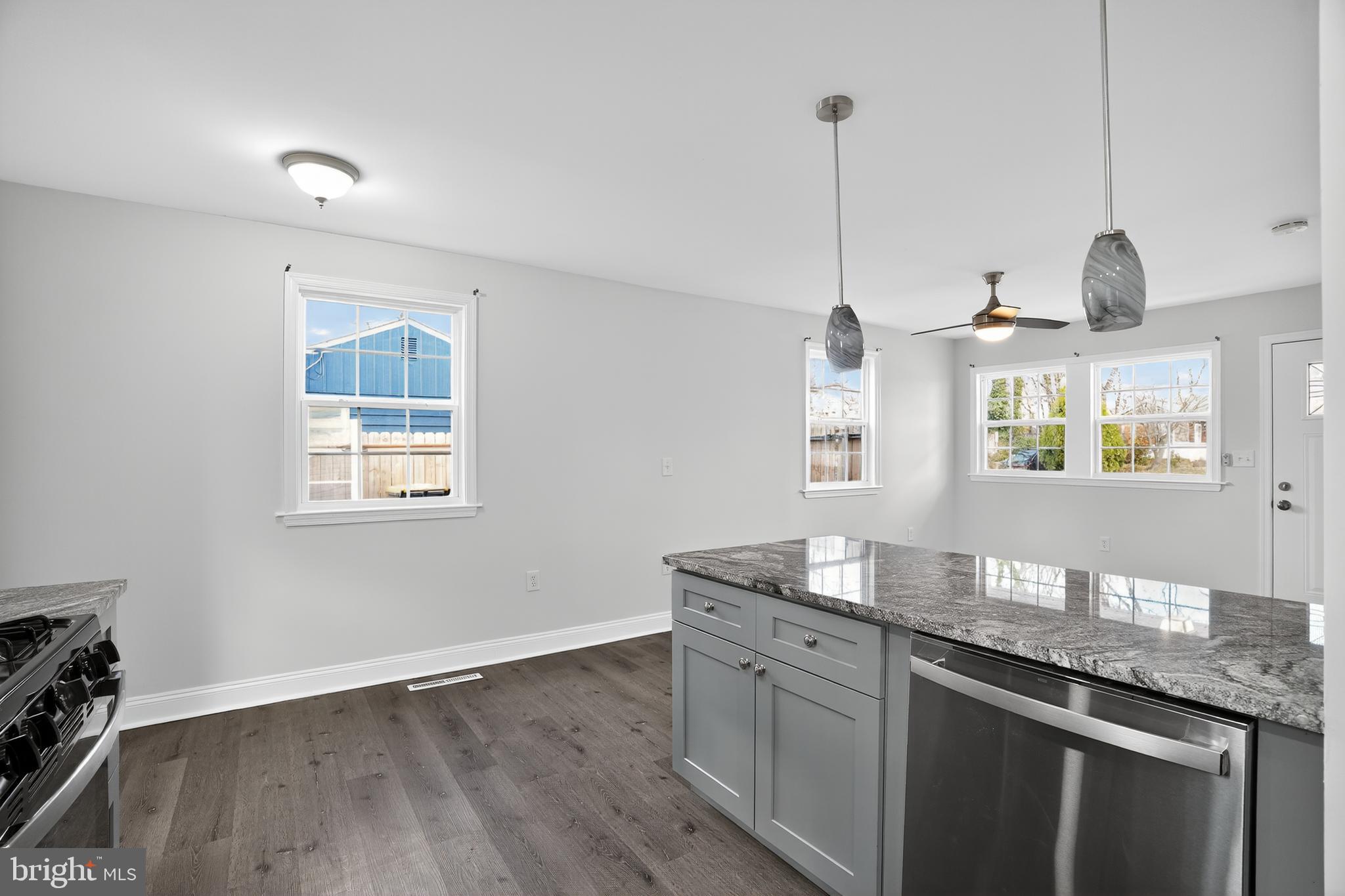 CASTLE HILLS - Residential