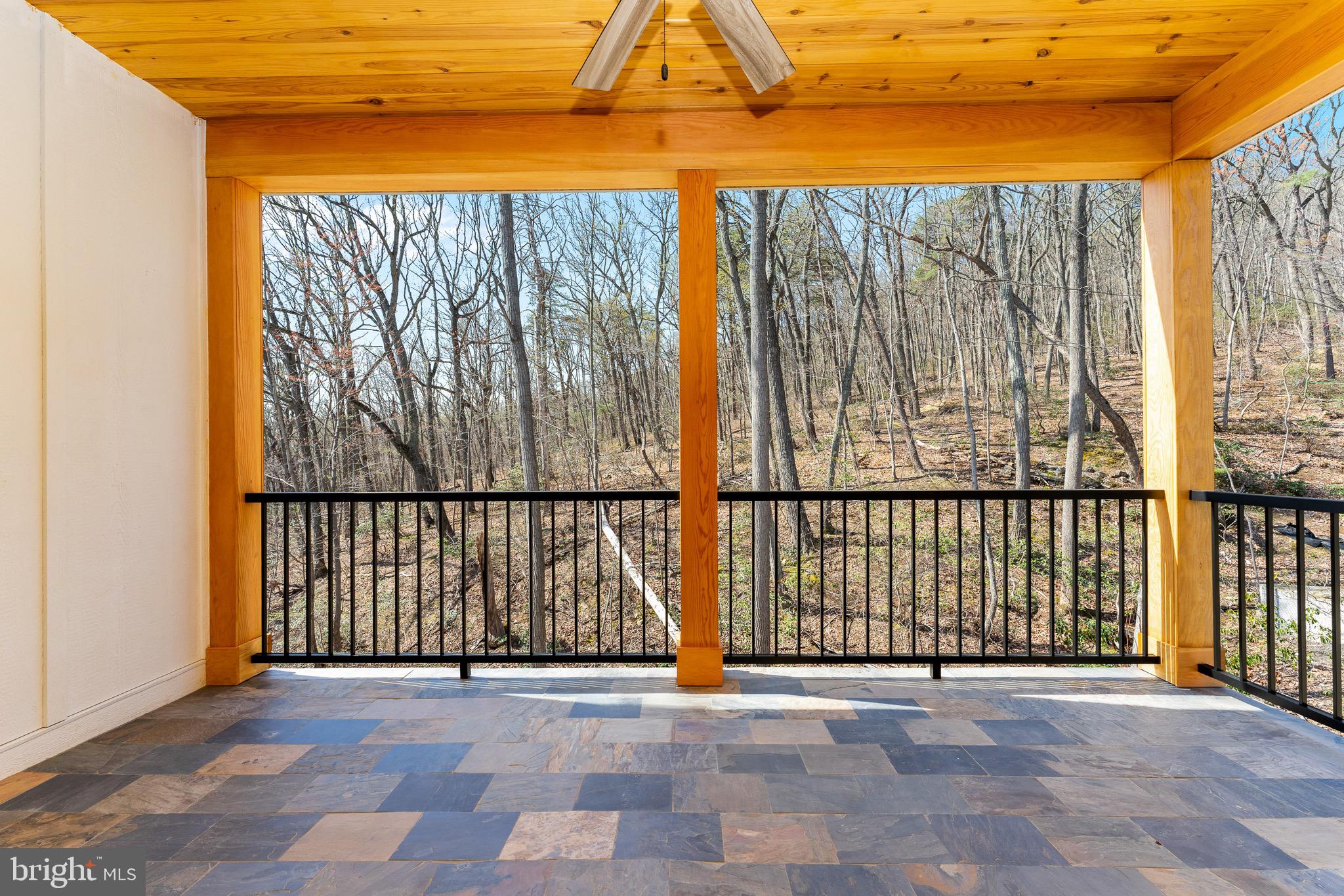 BULL RUN MOUNTAIN ESTATE - Residential