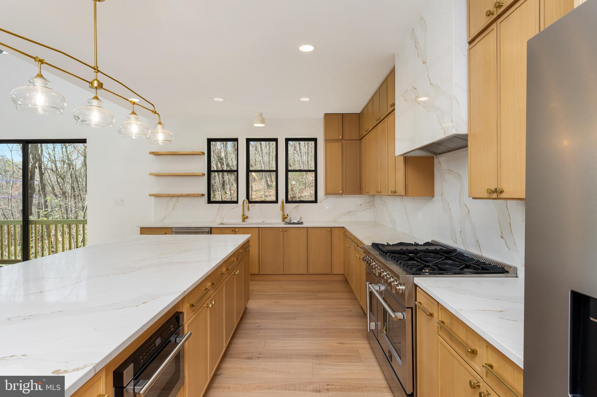 BULL RUN MOUNTAIN ESTATE - Residential