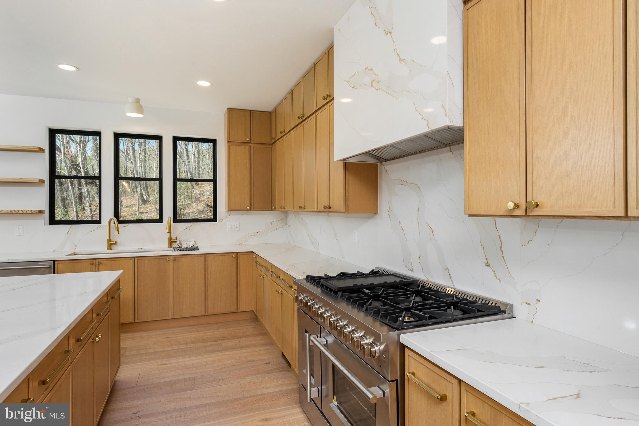 BULL RUN MOUNTAIN ESTATE - Residential