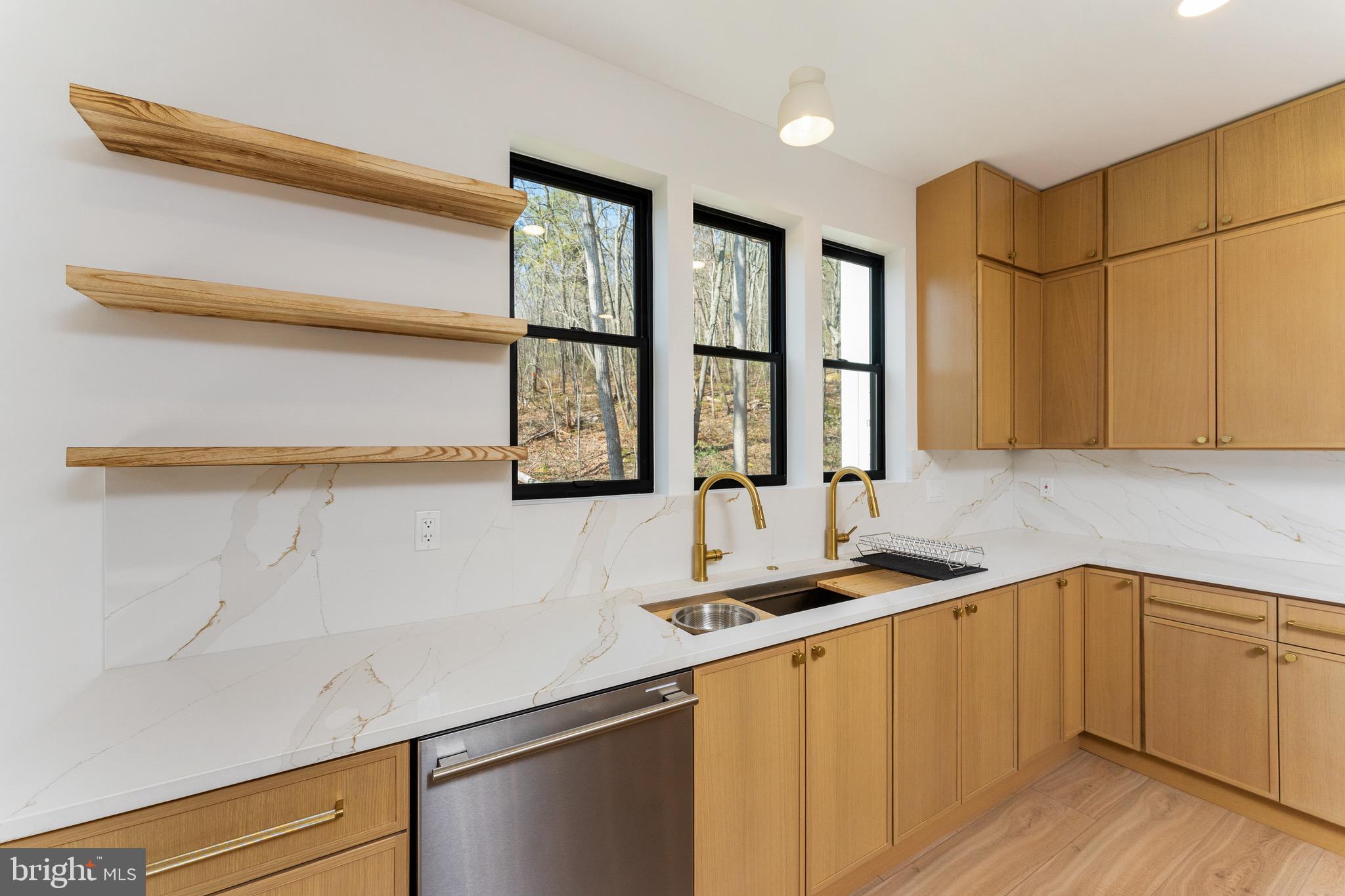 BULL RUN MOUNTAIN ESTATE - Residential