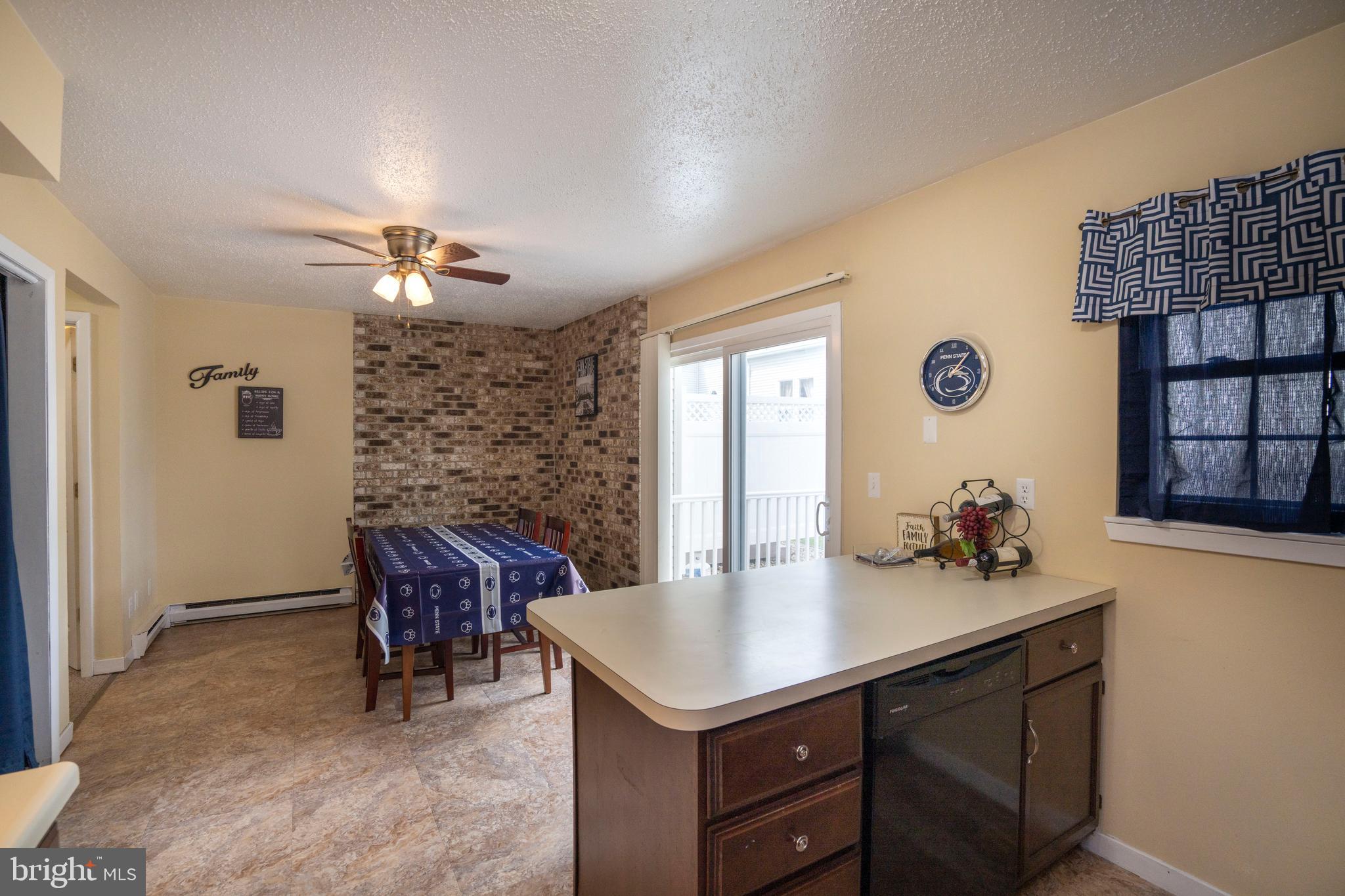 MAPLEWOOD TOWNHOUSES - Residential