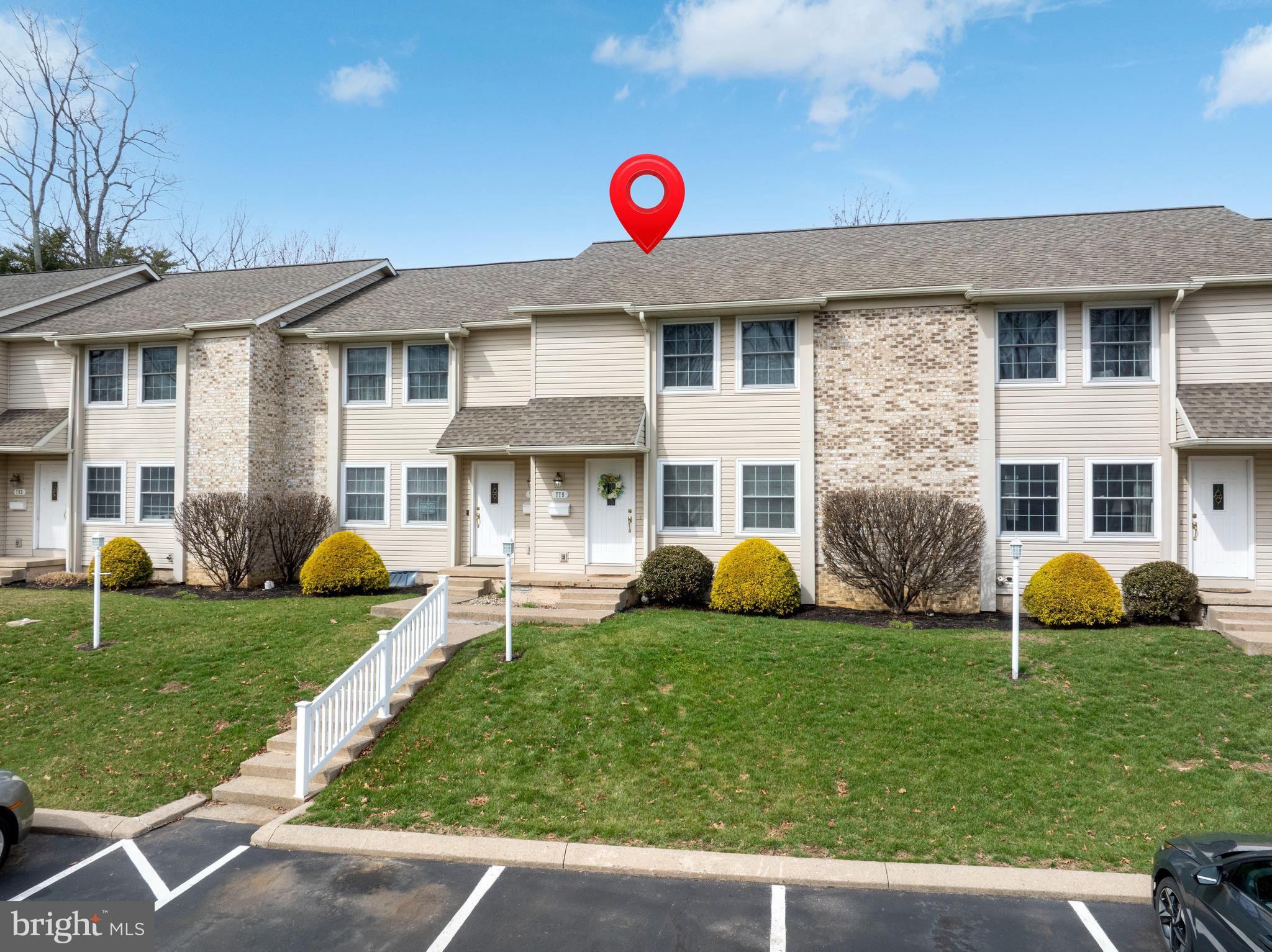 MAPLEWOOD TOWNHOUSES - Residential