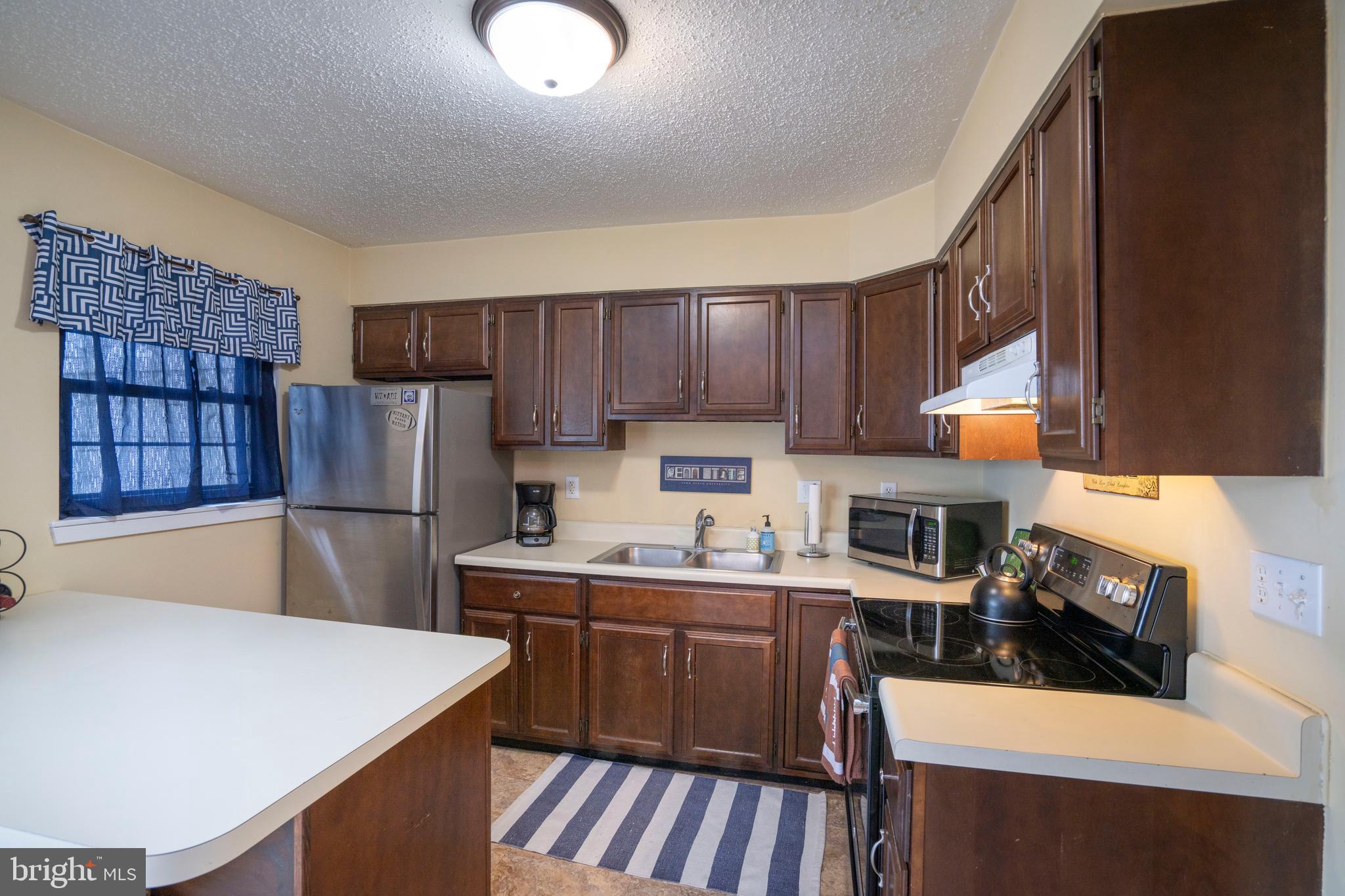 MAPLEWOOD TOWNHOUSES - Residential