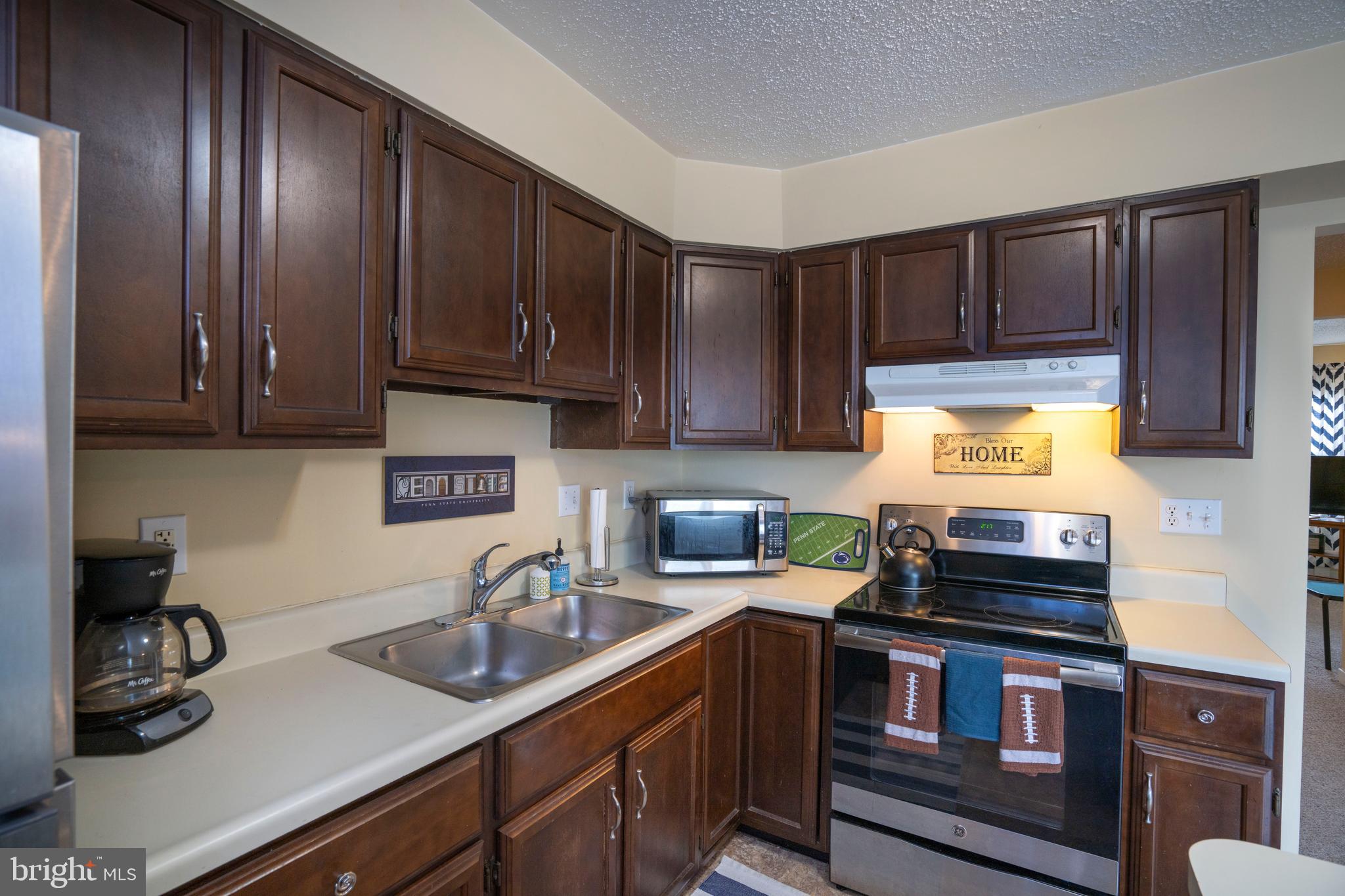 MAPLEWOOD TOWNHOUSES - Residential