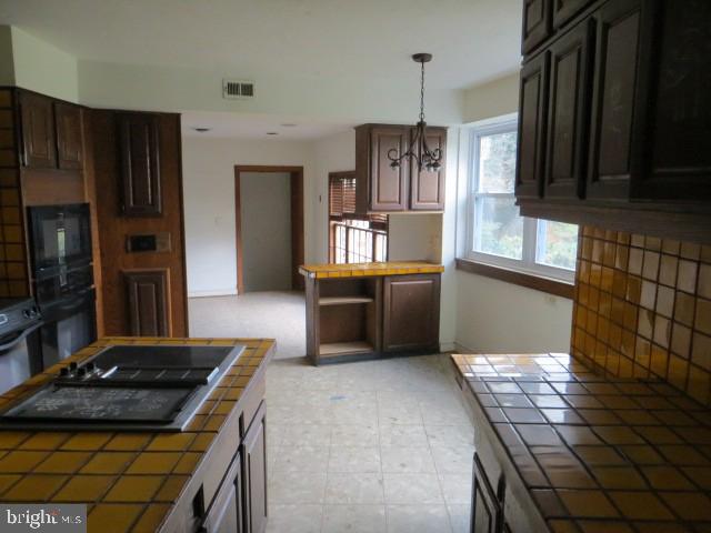 HAMPTON - Residential