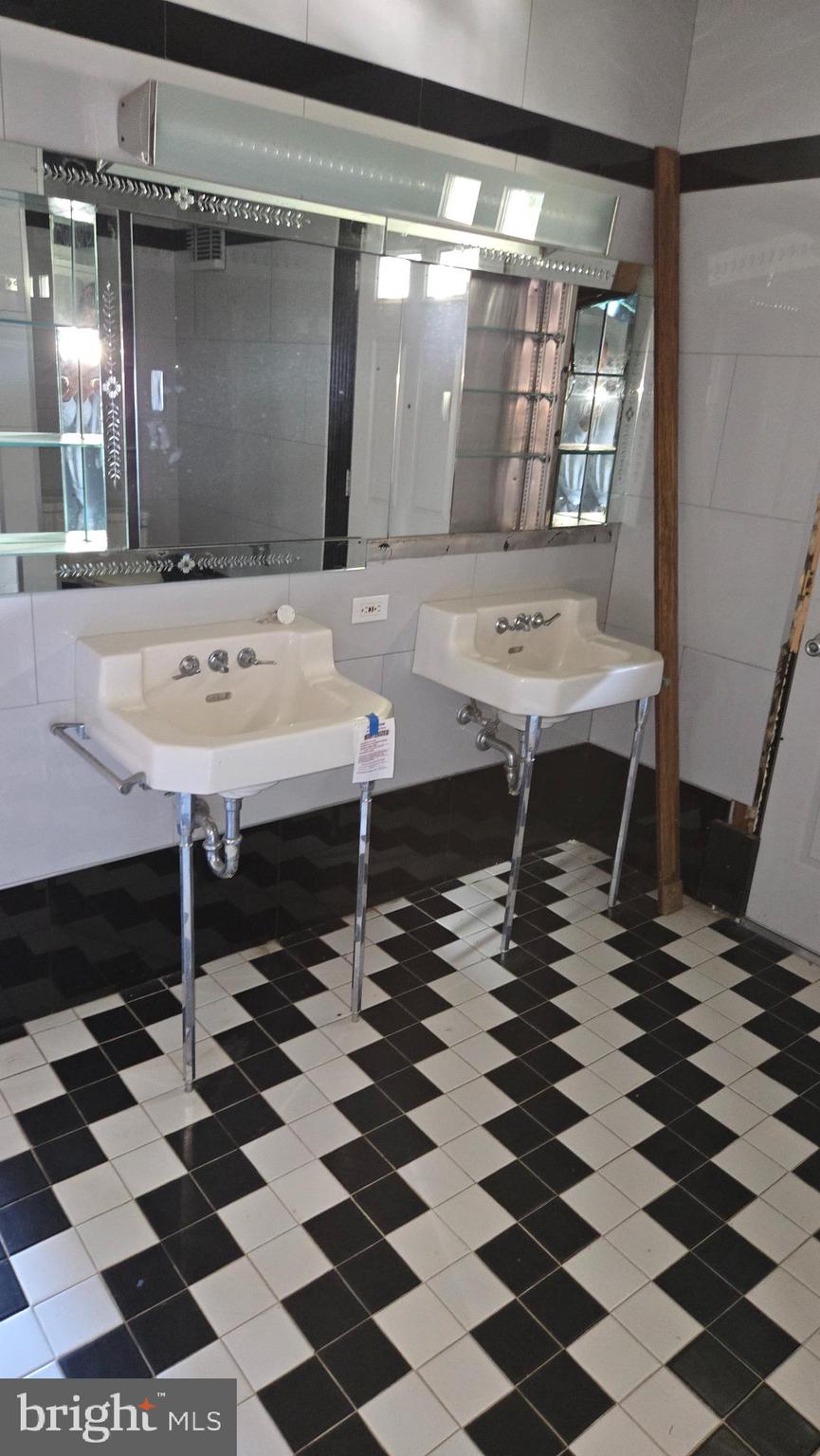 HAMPTON - Residential