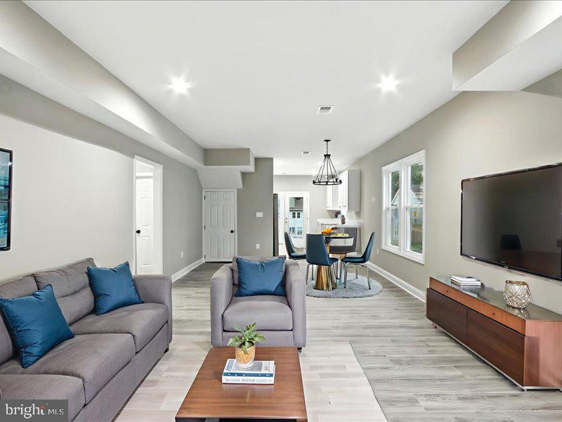 OAKCREST - Residential