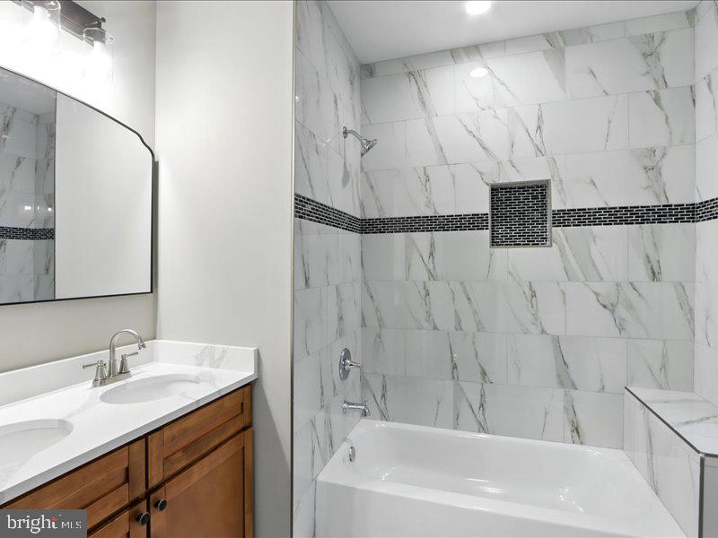 OAKCREST - Residential
