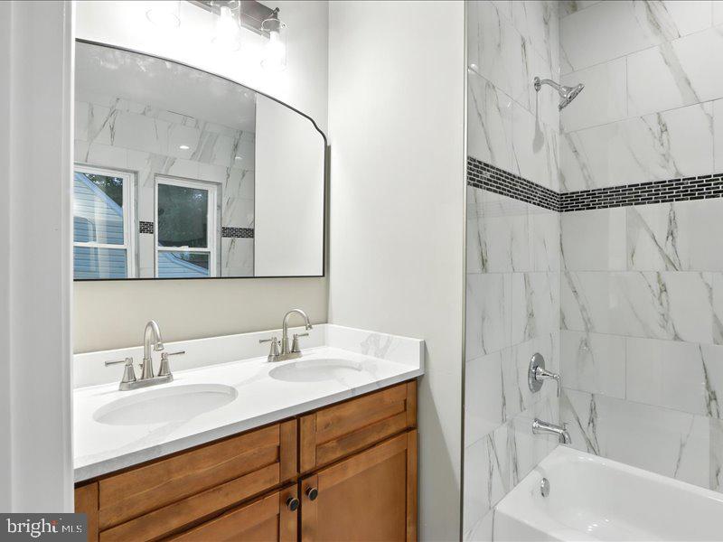OAKCREST - Residential