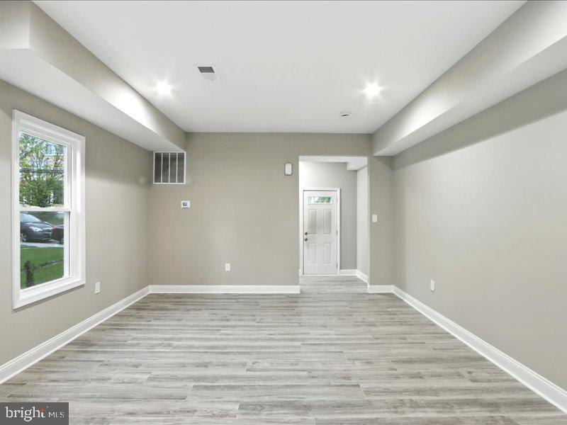 OAKCREST - Residential