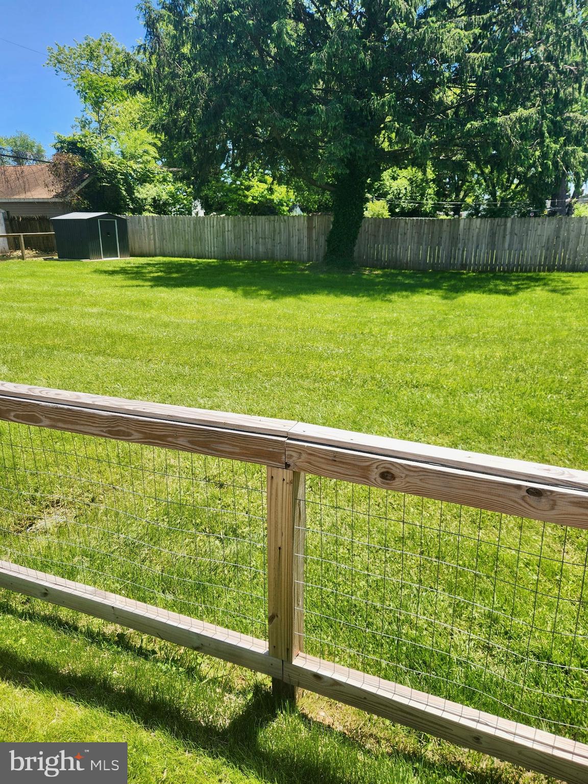 1 S KELLY AVENUE