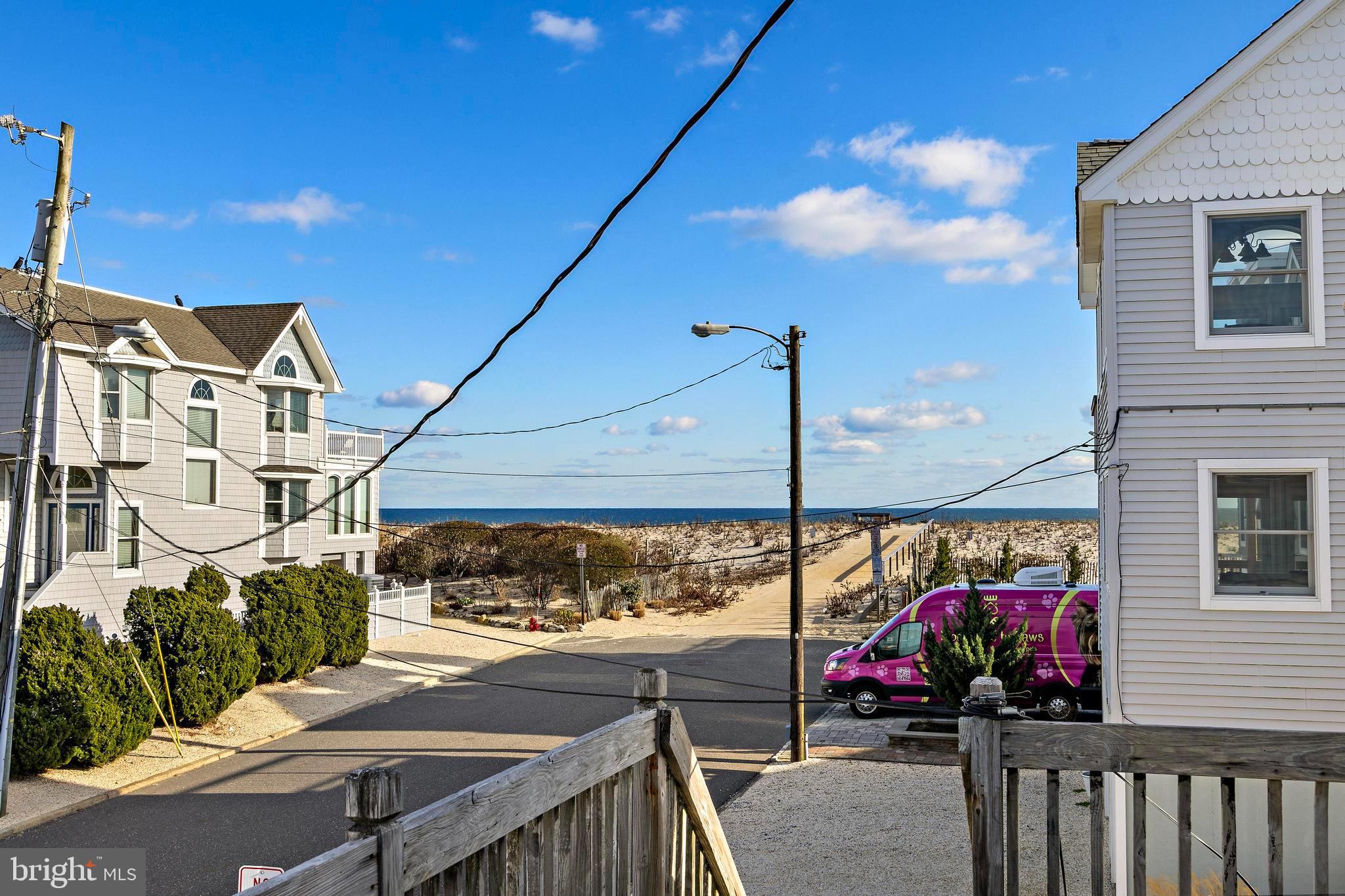 102 E WINIFRED (79TH ) AVENUE