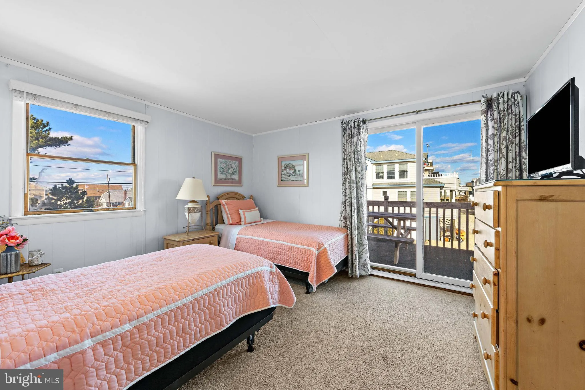 Long Beach Township, New Jersey 08008, United States, 4 Bedrooms Bedrooms, ,2 BathroomsBathrooms,Residential,Active,255311