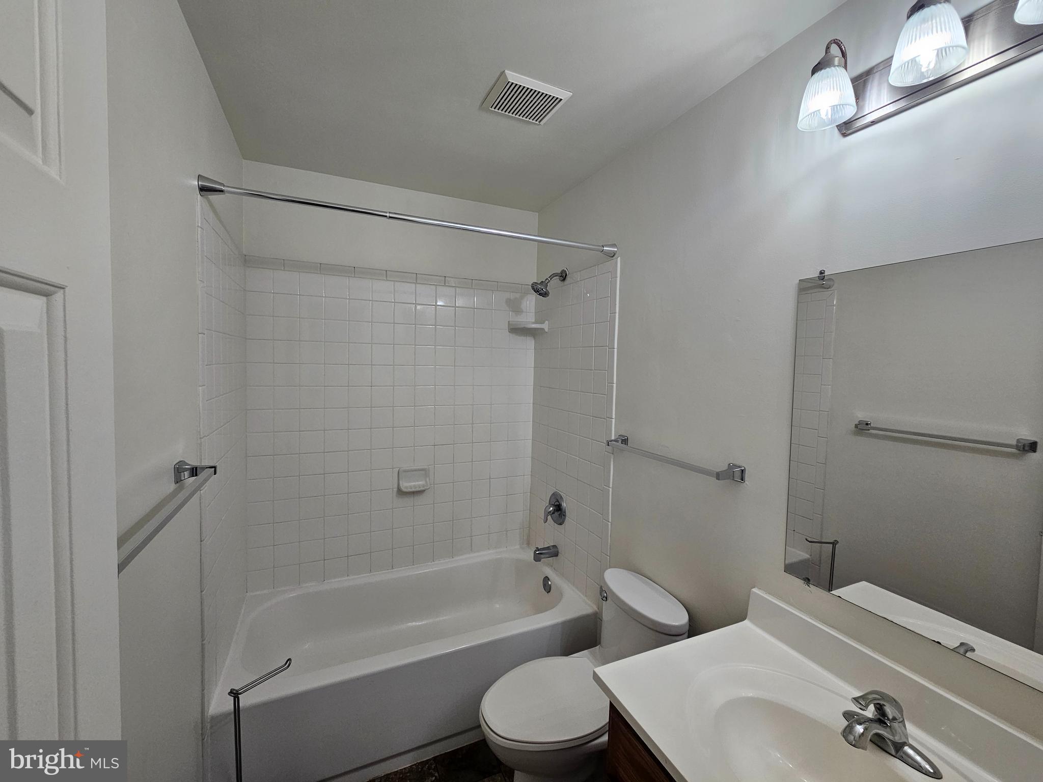 COLLEGE HALL GROVE - Residential Lease