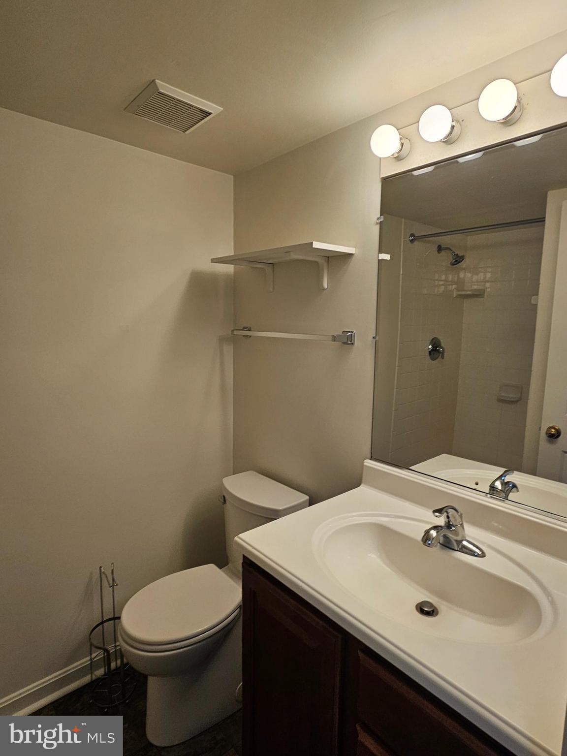 COLLEGE HALL GROVE - Residential Lease