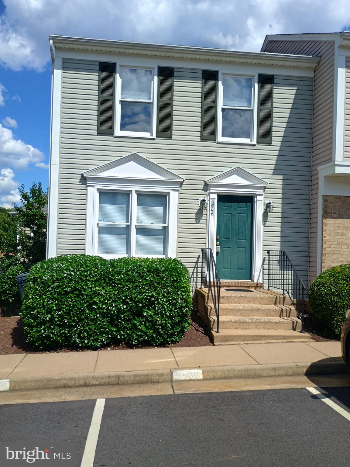 COLLEGE HALL GROVE - Residential Lease