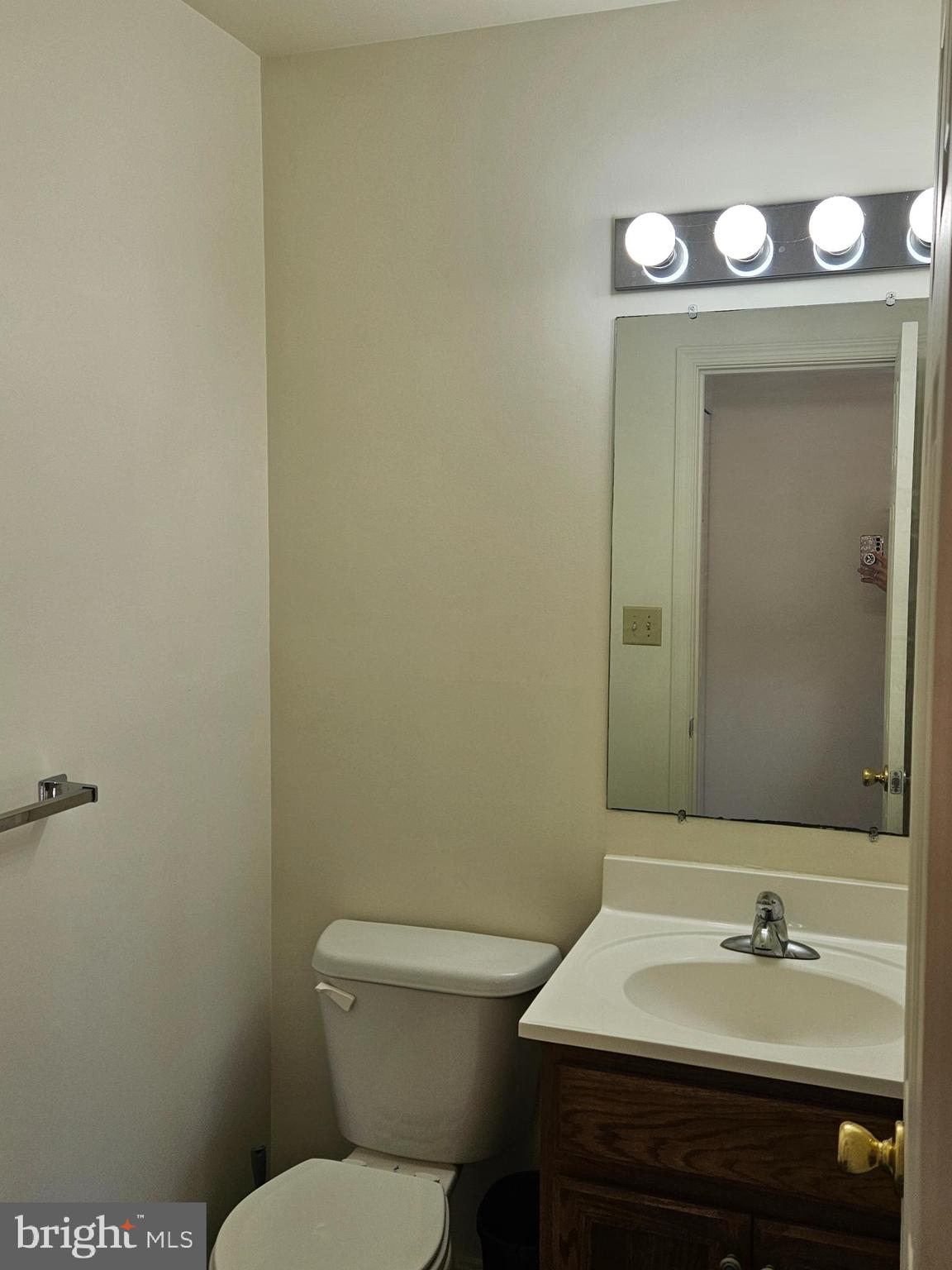 COLLEGE HALL GROVE - Residential Lease