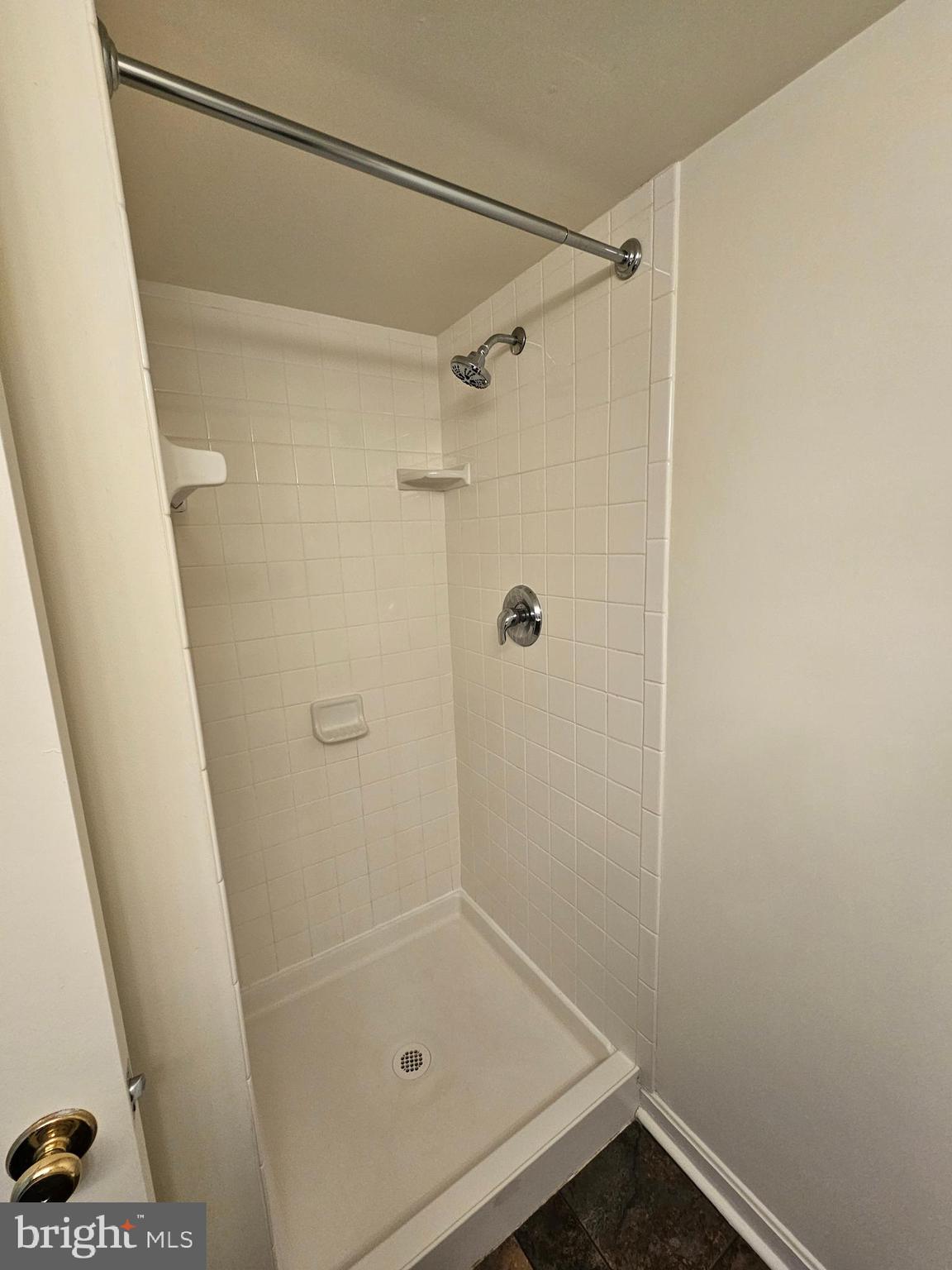 COLLEGE HALL GROVE - Residential Lease