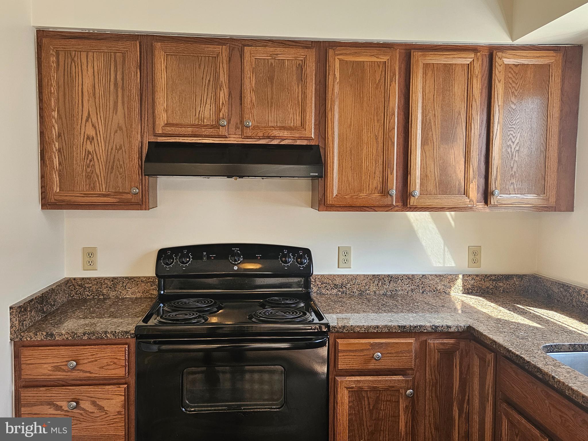 COLLEGE HALL GROVE - Residential Lease