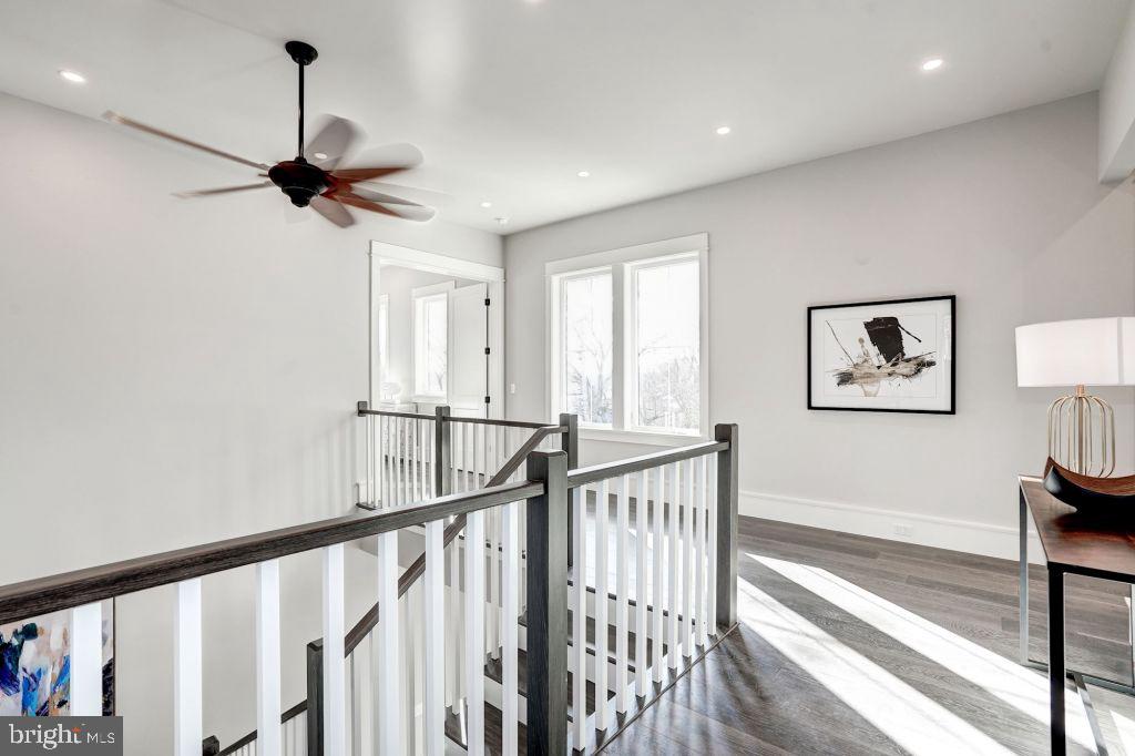 BERKSHIRE OAKWOOD - Residential