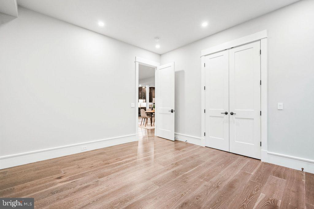 BERKSHIRE OAKWOOD - Residential