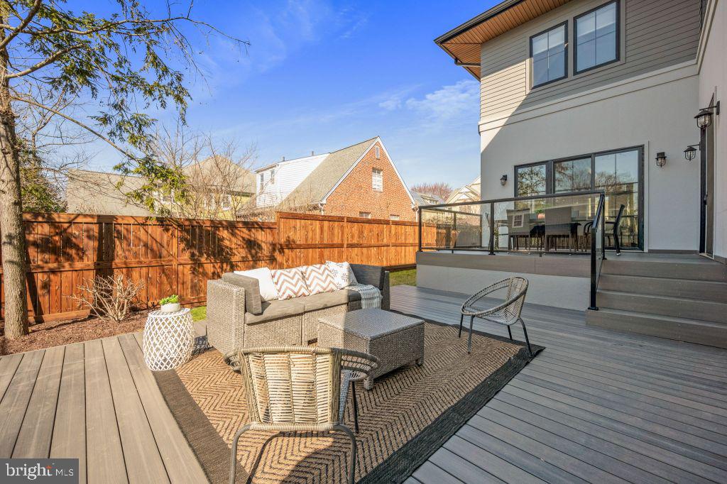 BERKSHIRE OAKWOOD - Residential