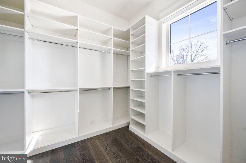 BERKSHIRE OAKWOOD - Residential