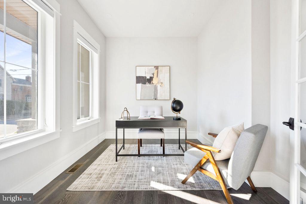 BERKSHIRE OAKWOOD - Residential