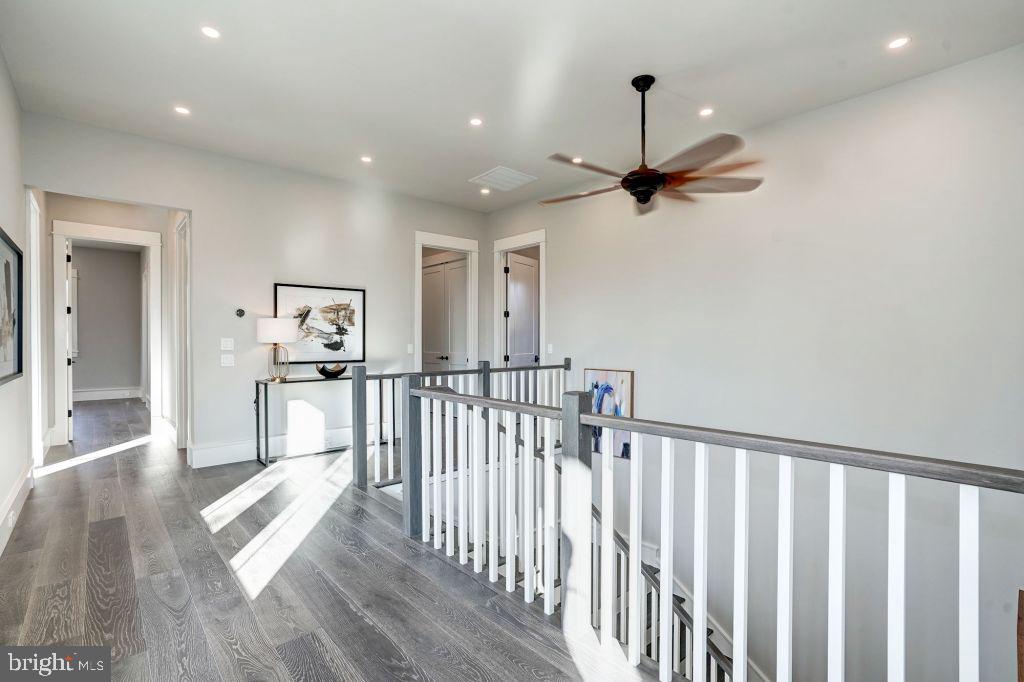 BERKSHIRE OAKWOOD - Residential