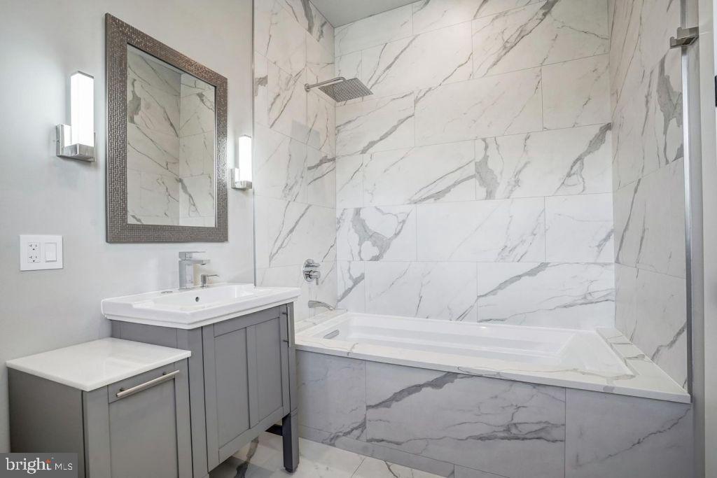 BERKSHIRE OAKWOOD - Residential