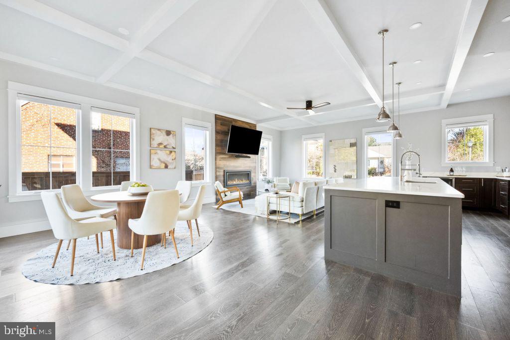 BERKSHIRE OAKWOOD - Residential