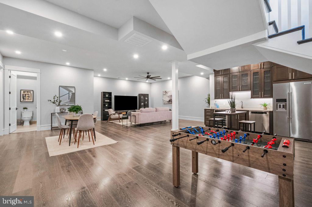 BERKSHIRE OAKWOOD - Residential